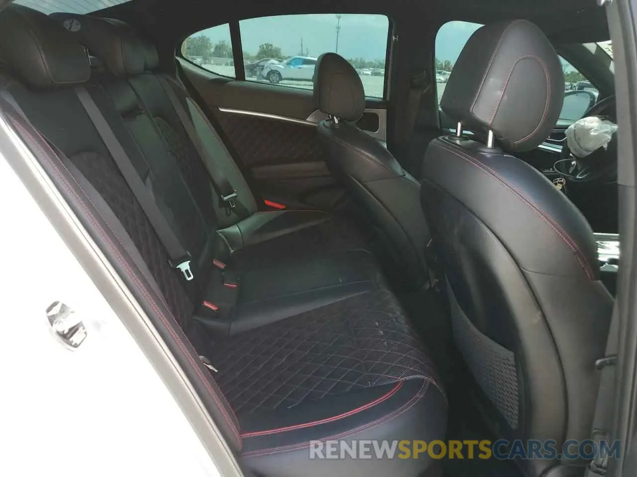 10 Photograph of a damaged car KMTG34LE7LU049070 GENESIS G70 2020
