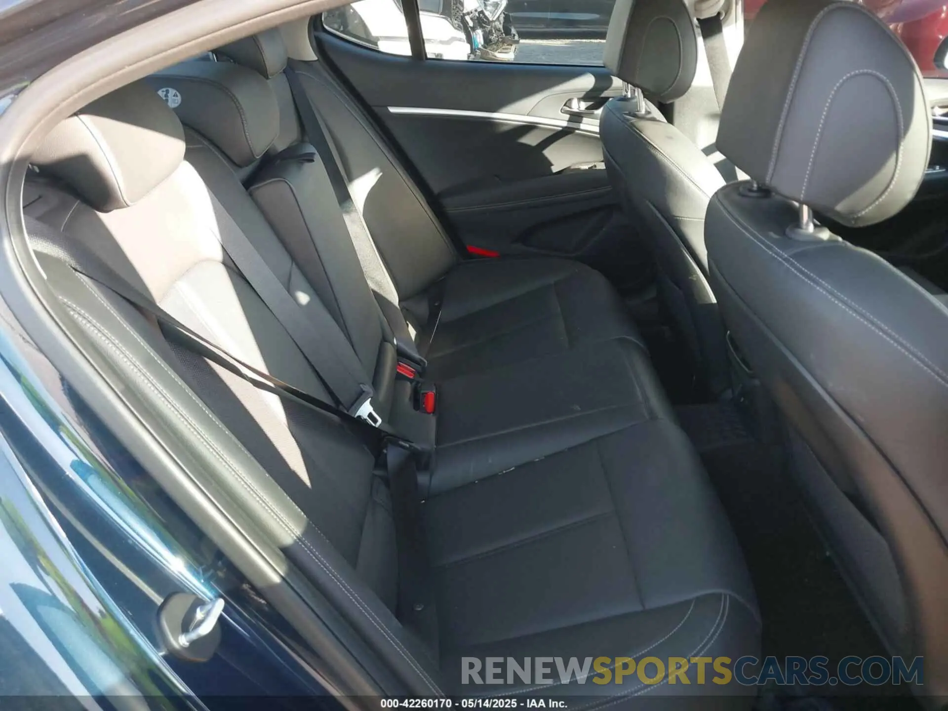 8 Photograph of a damaged car KMTG64LA1LU062420 GENESIS G70 2020