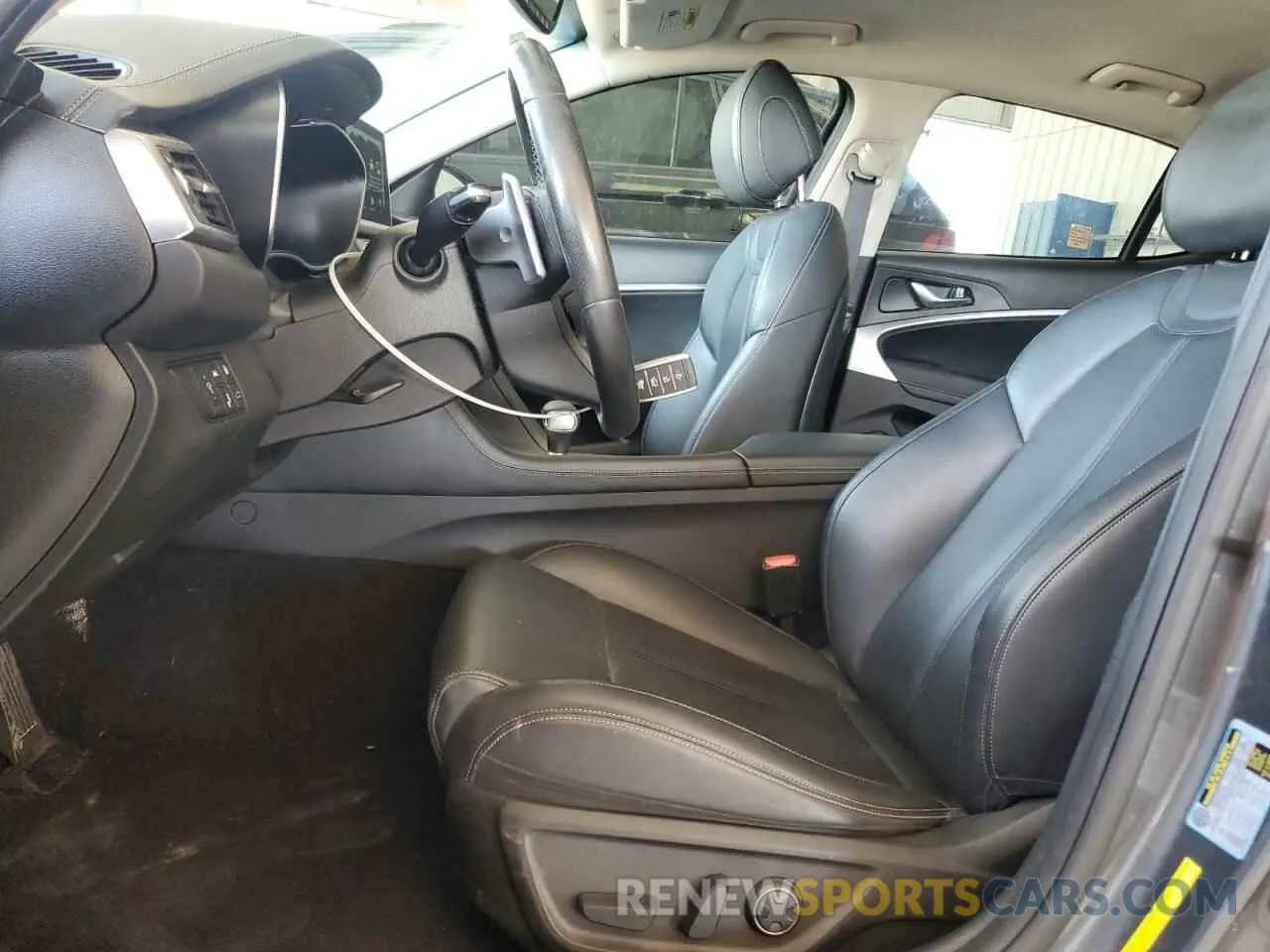 7 Photograph of a damaged car KMTG64LA5LU059925 GENESIS G70 2020