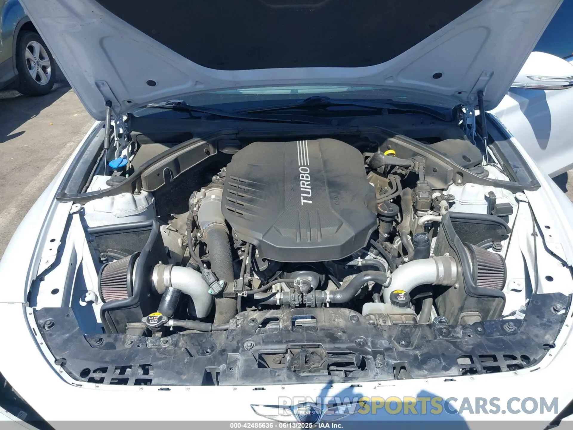 10 Photograph of a damaged car KMTG74LE2LU059669 GENESIS G70 2020