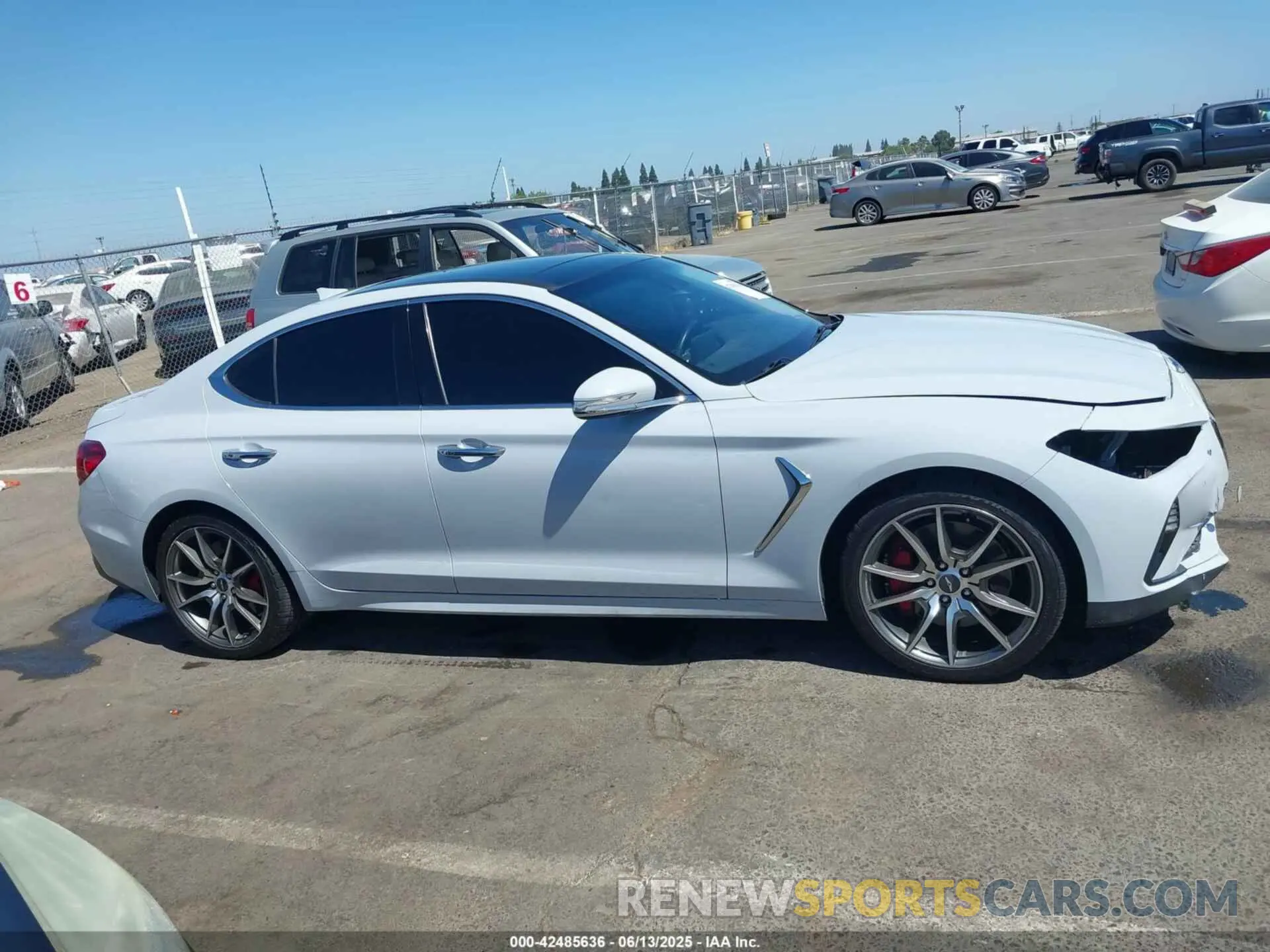 14 Photograph of a damaged car KMTG74LE2LU059669 GENESIS G70 2020