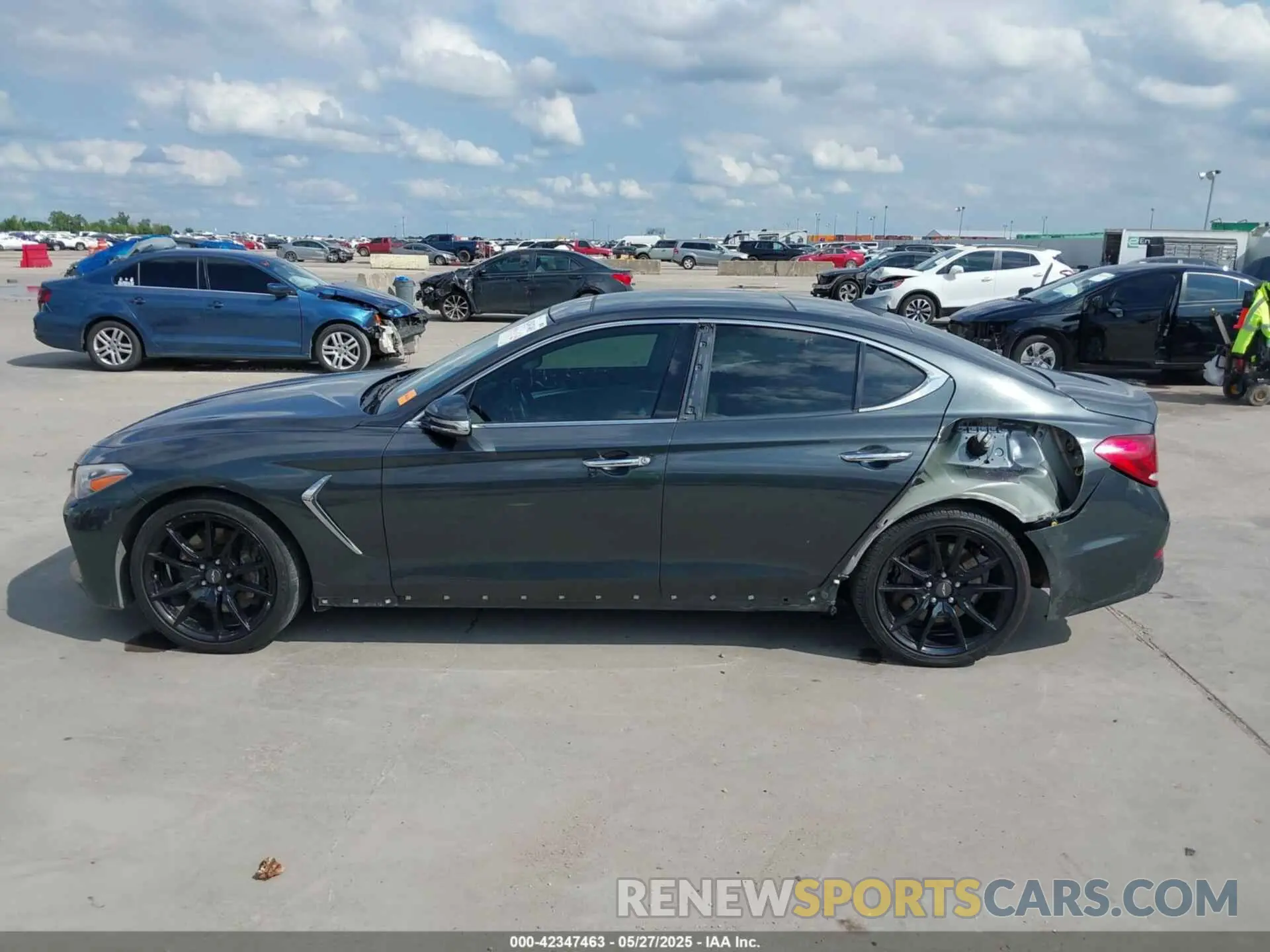 14 Photograph of a damaged car KMTG74LE8LU050250 GENESIS G70 2020