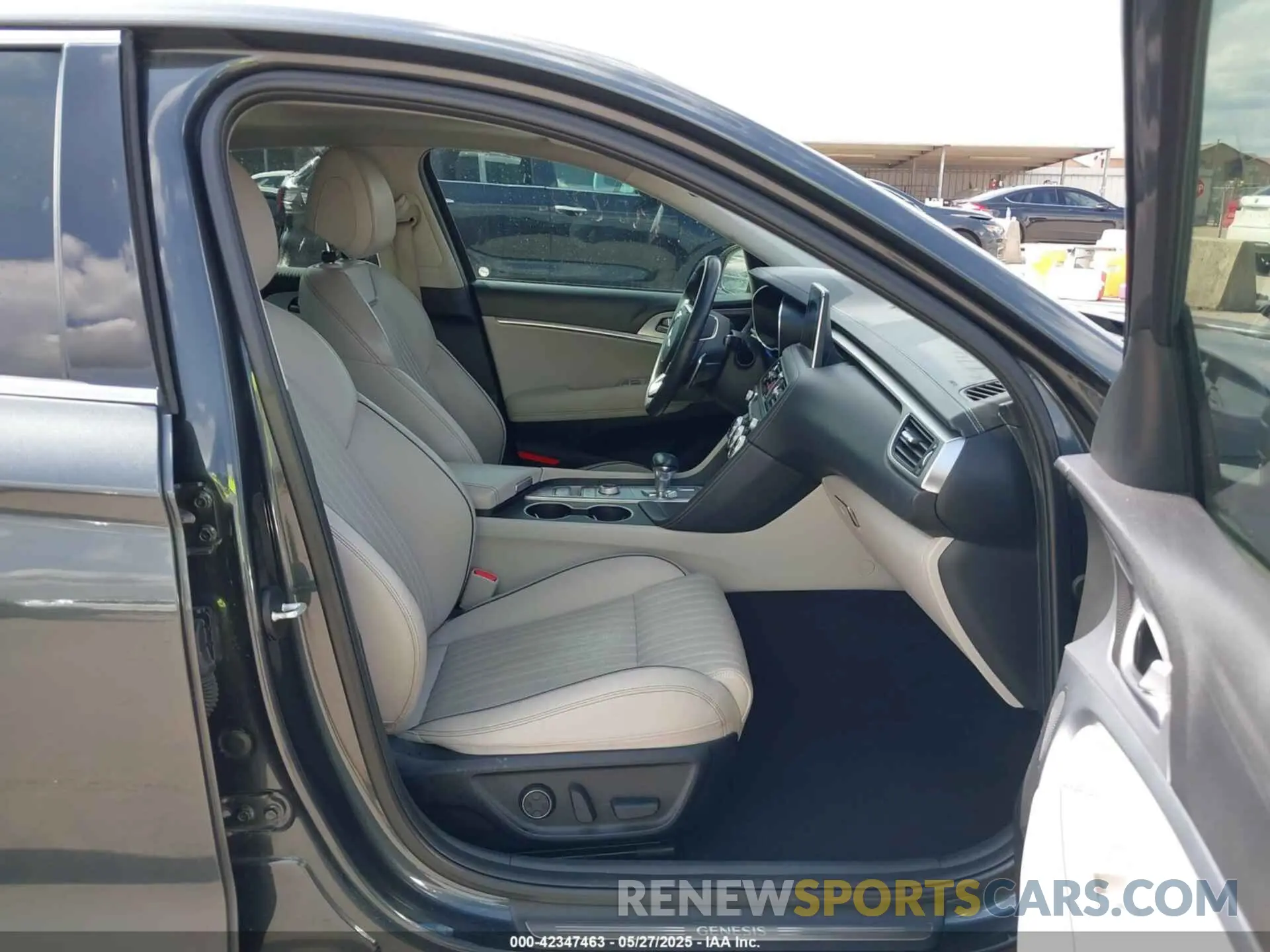5 Photograph of a damaged car KMTG74LE8LU050250 GENESIS G70 2020
