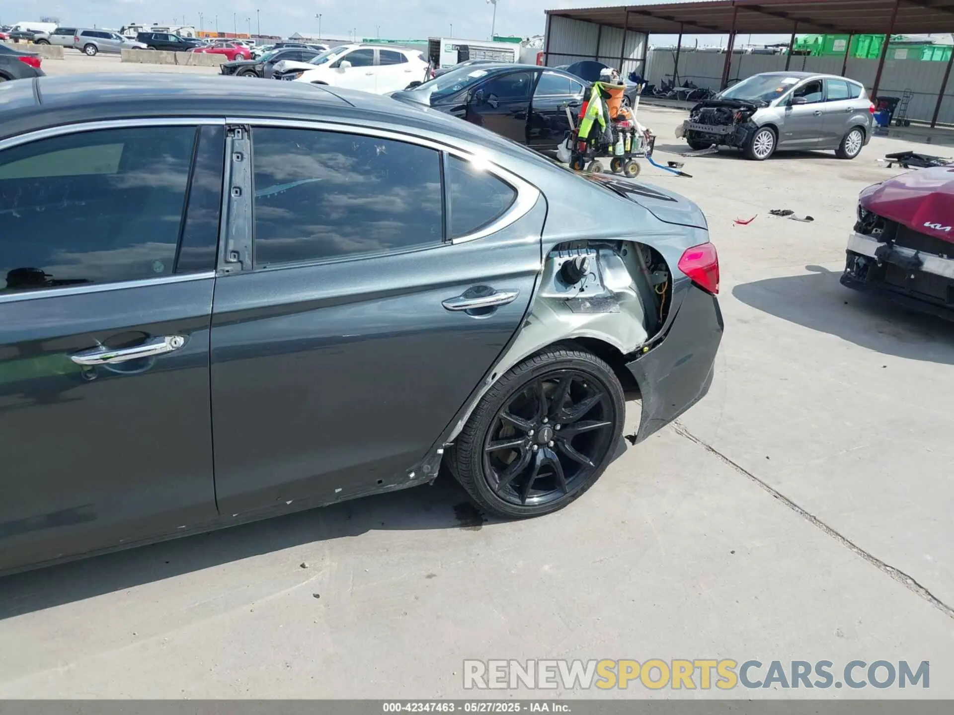 6 Photograph of a damaged car KMTG74LE8LU050250 GENESIS G70 2020