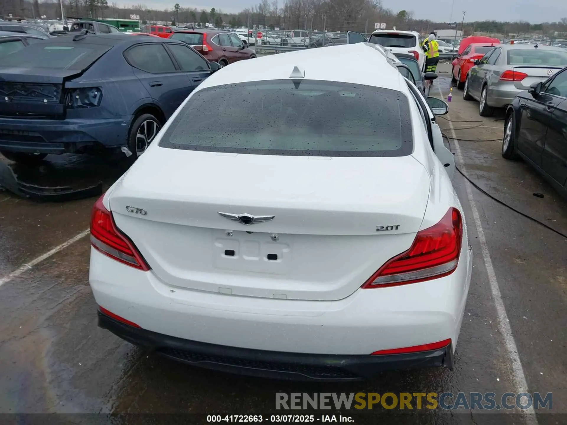 16 Photograph of a damaged car KMTG24LA0MU067346 GENESIS G70 2021