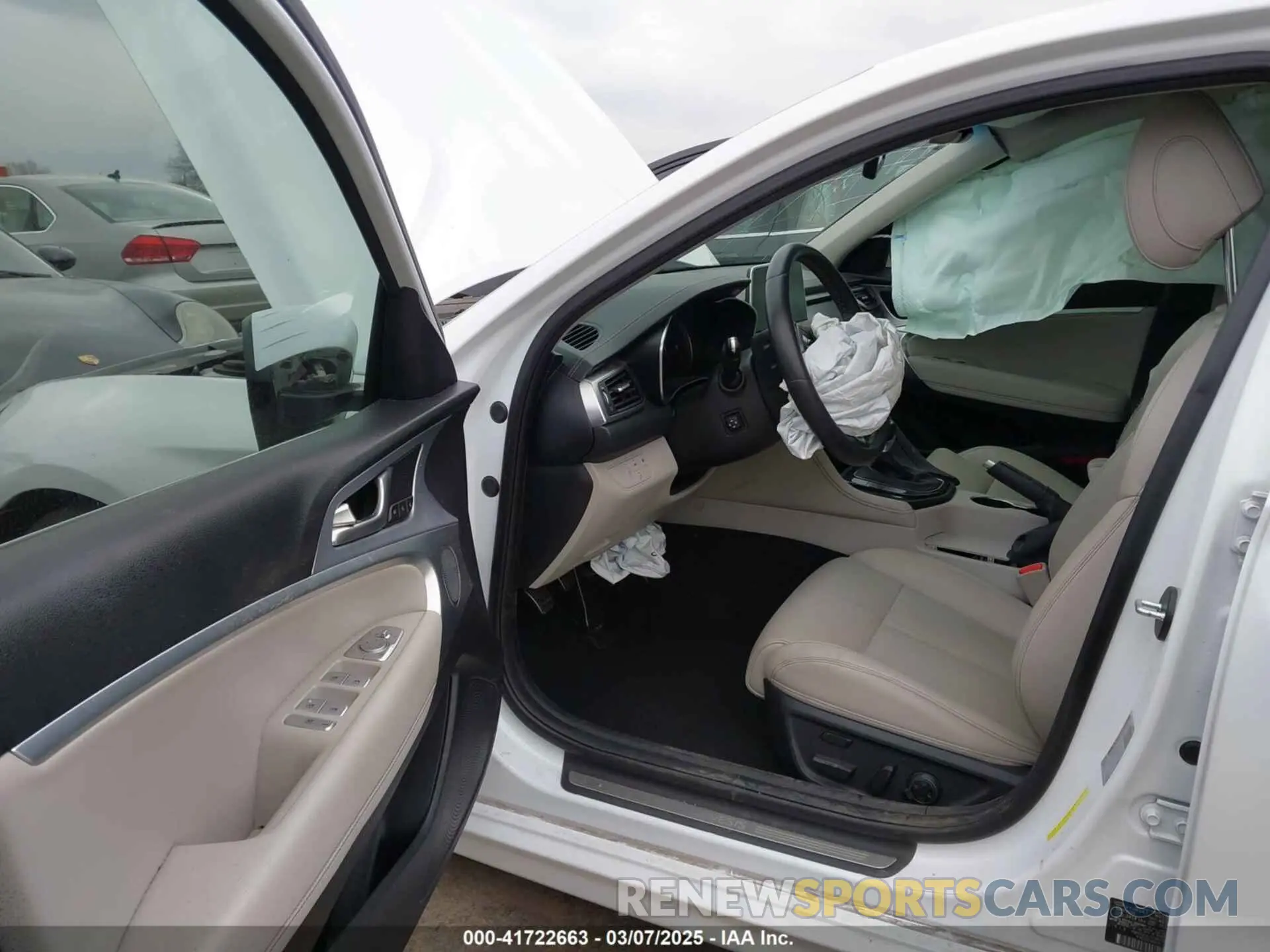 5 Photograph of a damaged car KMTG24LA0MU067346 GENESIS G70 2021