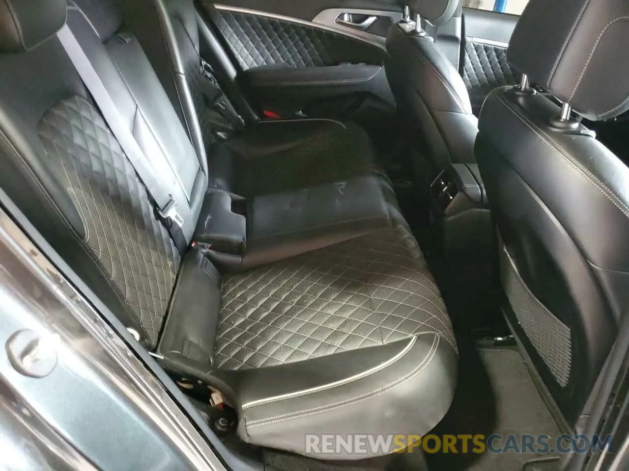 10 Photograph of a damaged car KMTG34LE4MU071979 GENESIS G70 2021