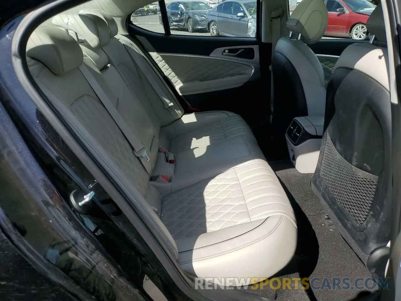 10 Photograph of a damaged car KMTG34LE7MU071166 GENESIS G70 2021