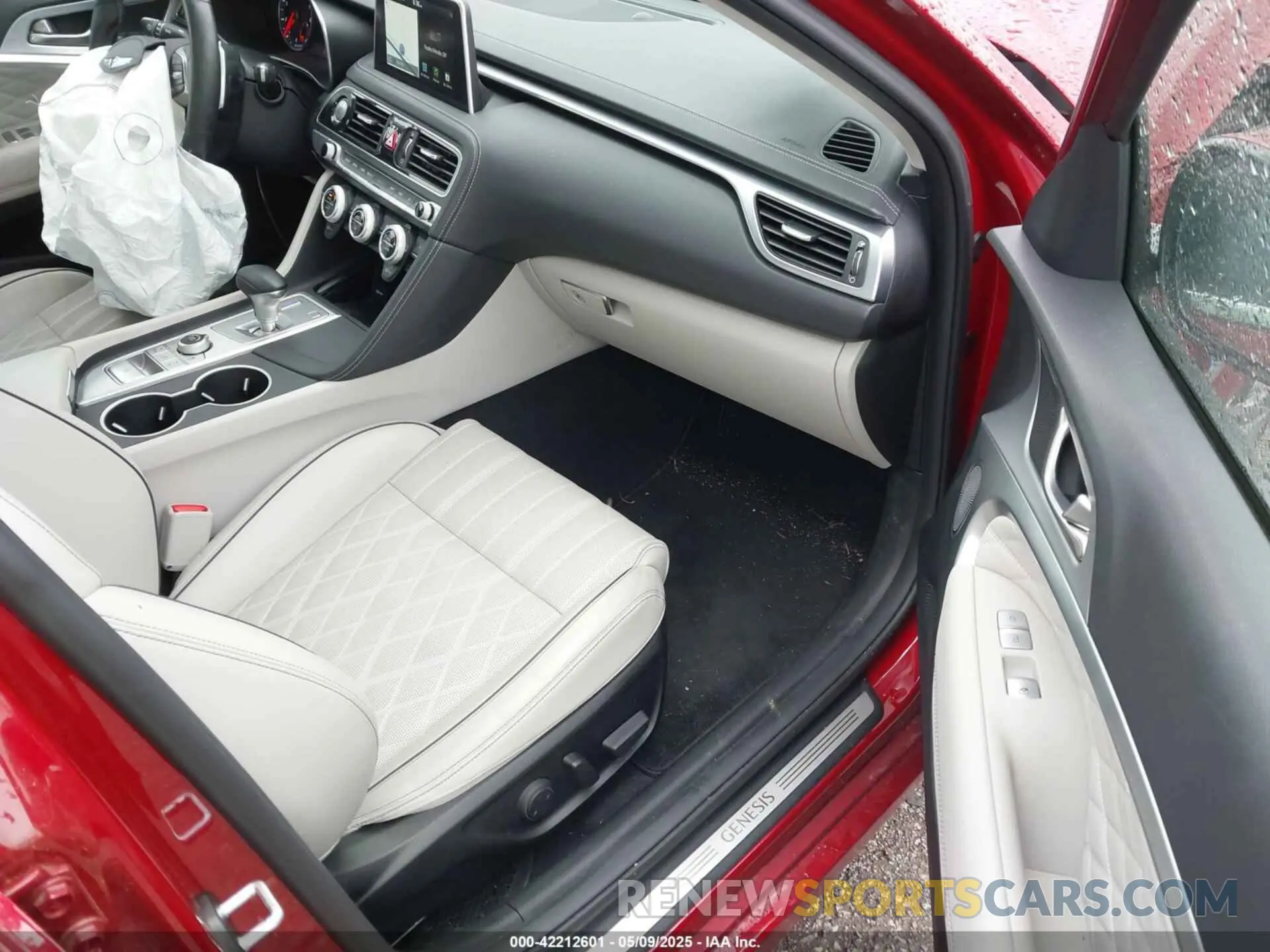 5 Photograph of a damaged car KMTG44LA0MU075456 GENESIS G70 2021
