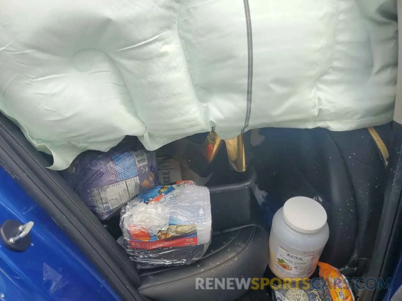 10 Photograph of a damaged car KMTG64LA1MU075945 GENESIS G70 2021