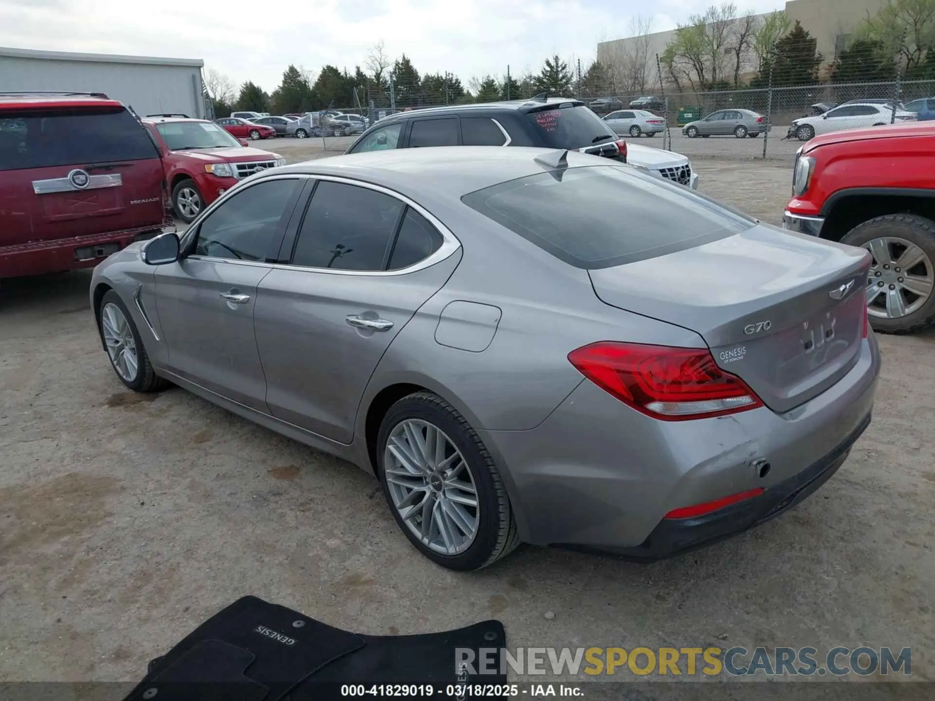 14 Photograph of a damaged car KMTG64LA9MU073635 GENESIS G70 2021