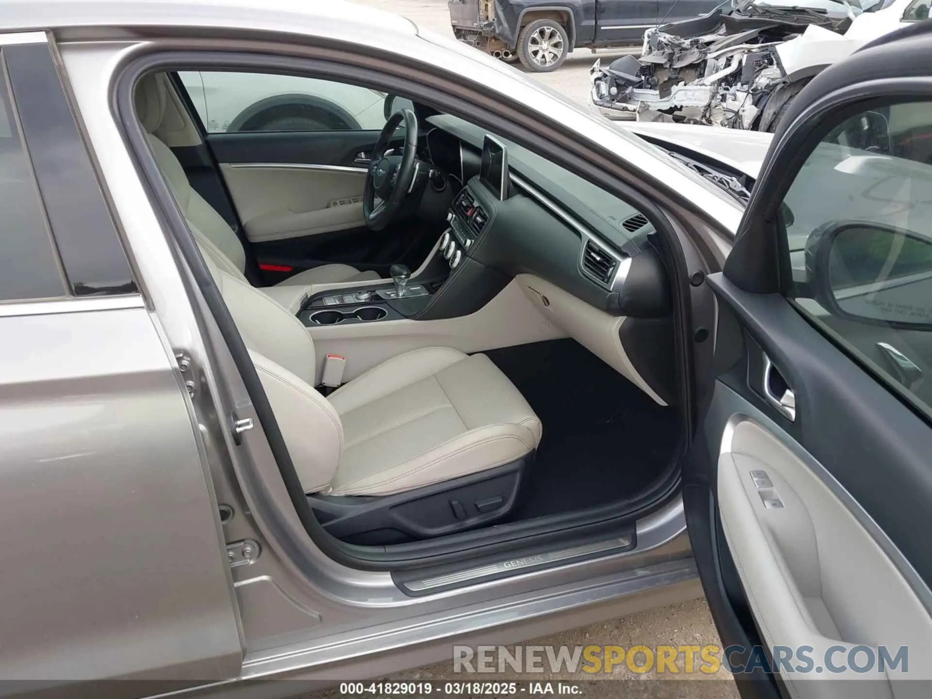 5 Photograph of a damaged car KMTG64LA9MU073635 GENESIS G70 2021