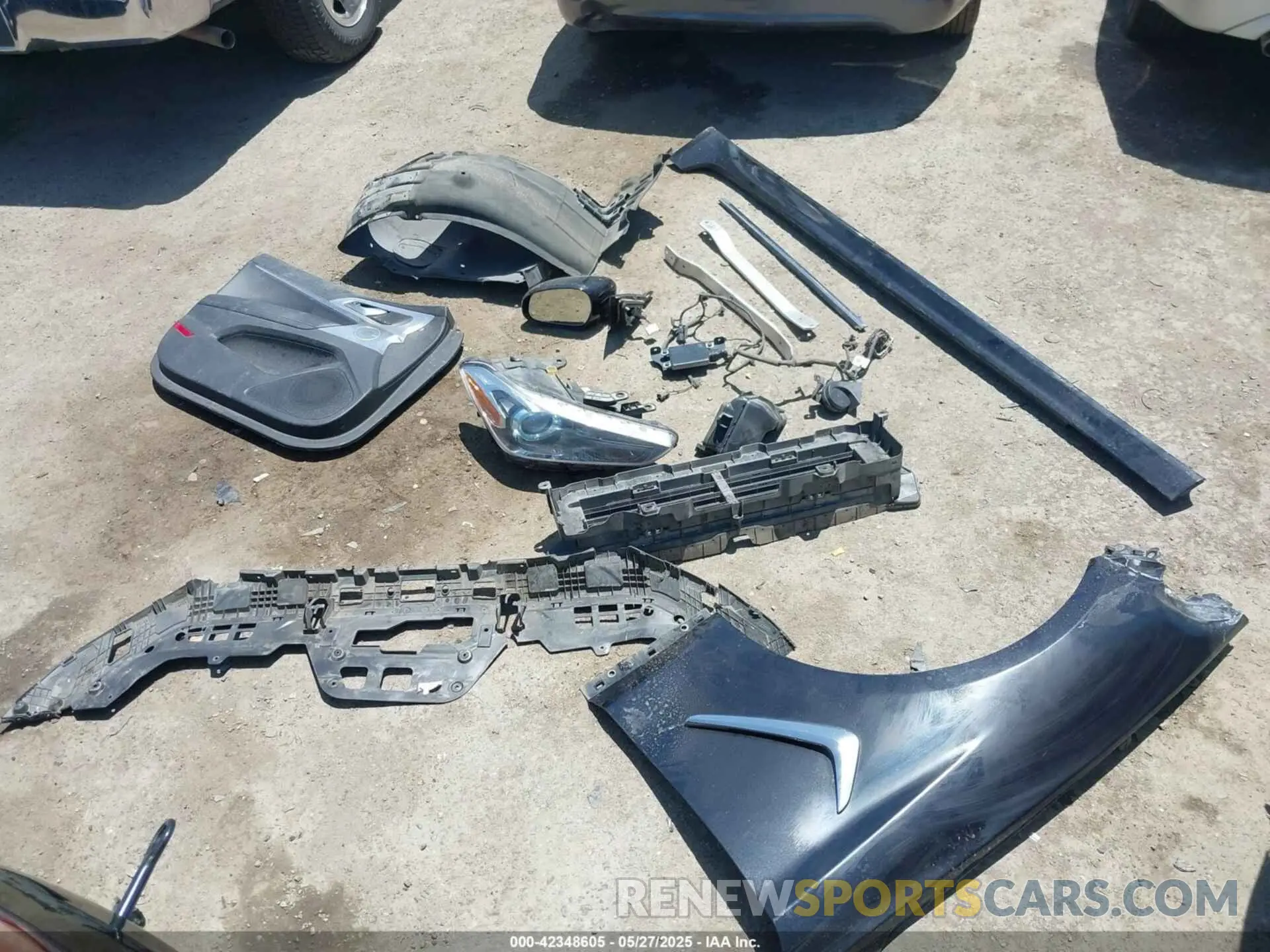 12 Photograph of a damaged car KMTG74LE0MU066394 GENESIS G70 2021
