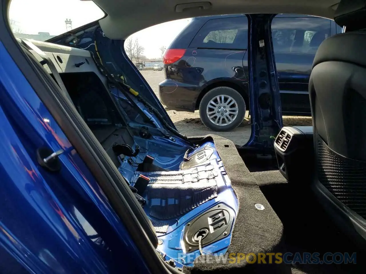 10 Photograph of a damaged car KMTG74LEXMU074292 GENESIS G70 2021
