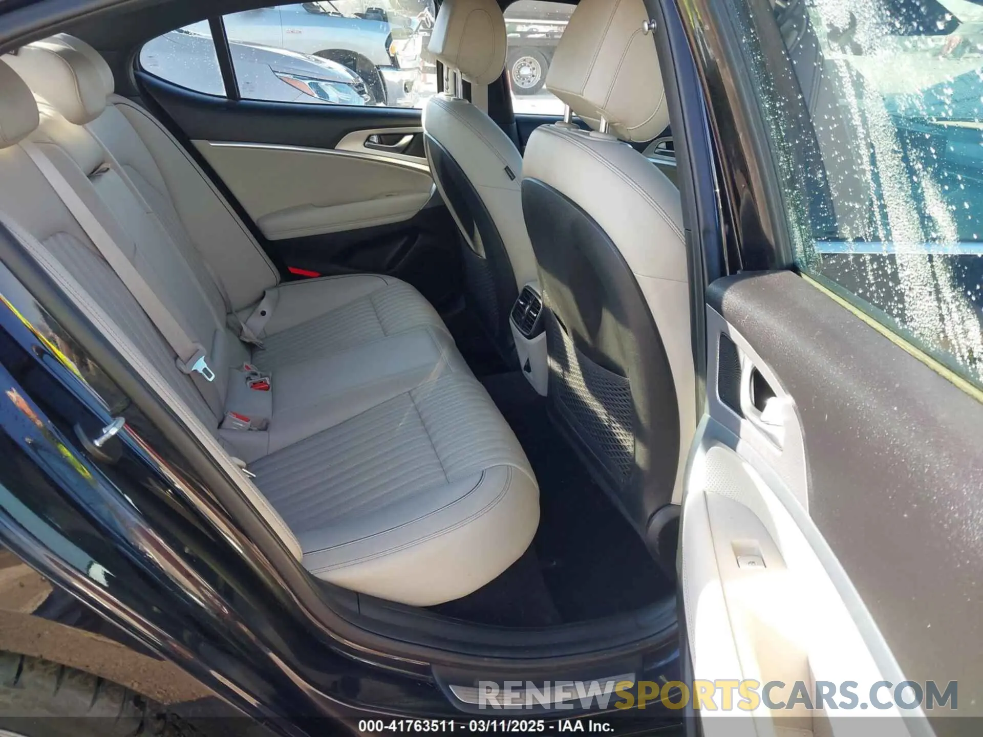 8 Photograph of a damaged car KMTG34TA0NU098580 GENESIS G70 2022