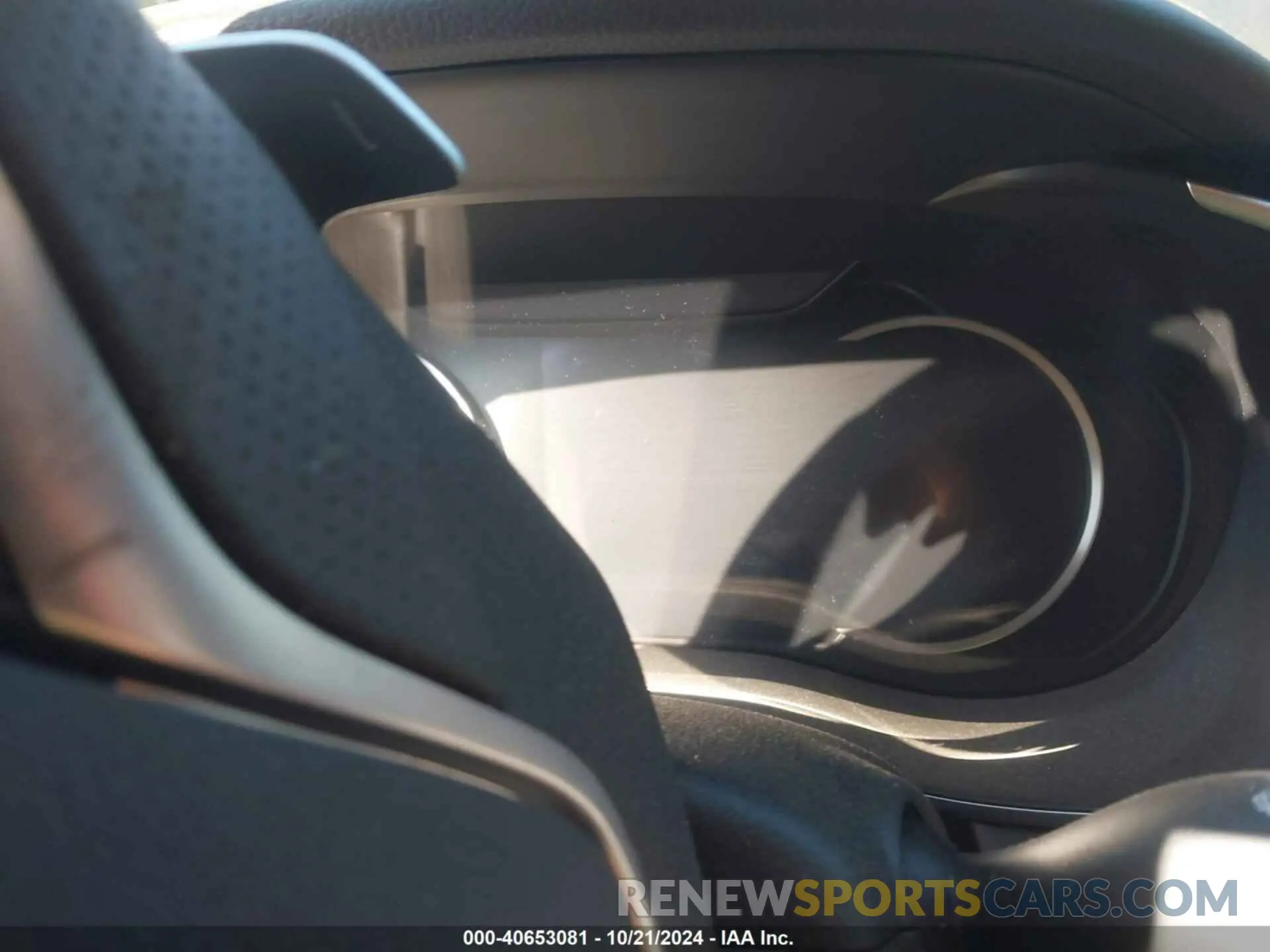 14 Photograph of a damaged car KMTG34TA1NU092657 GENESIS G70 2022