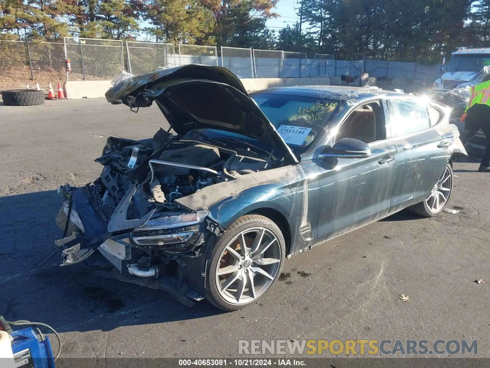 2 Photograph of a damaged car KMTG34TA1NU092657 GENESIS G70 2022