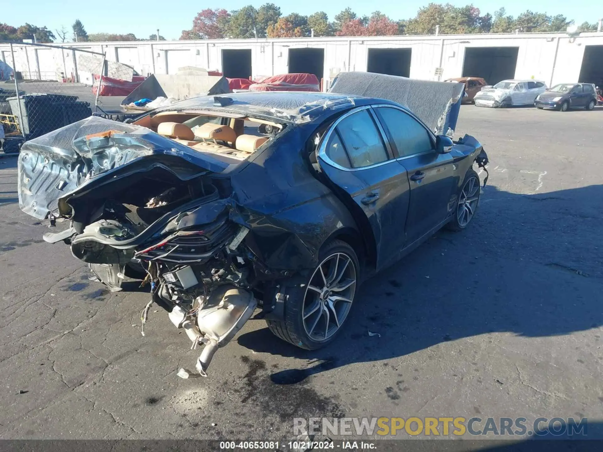 4 Photograph of a damaged car KMTG34TA1NU092657 GENESIS G70 2022