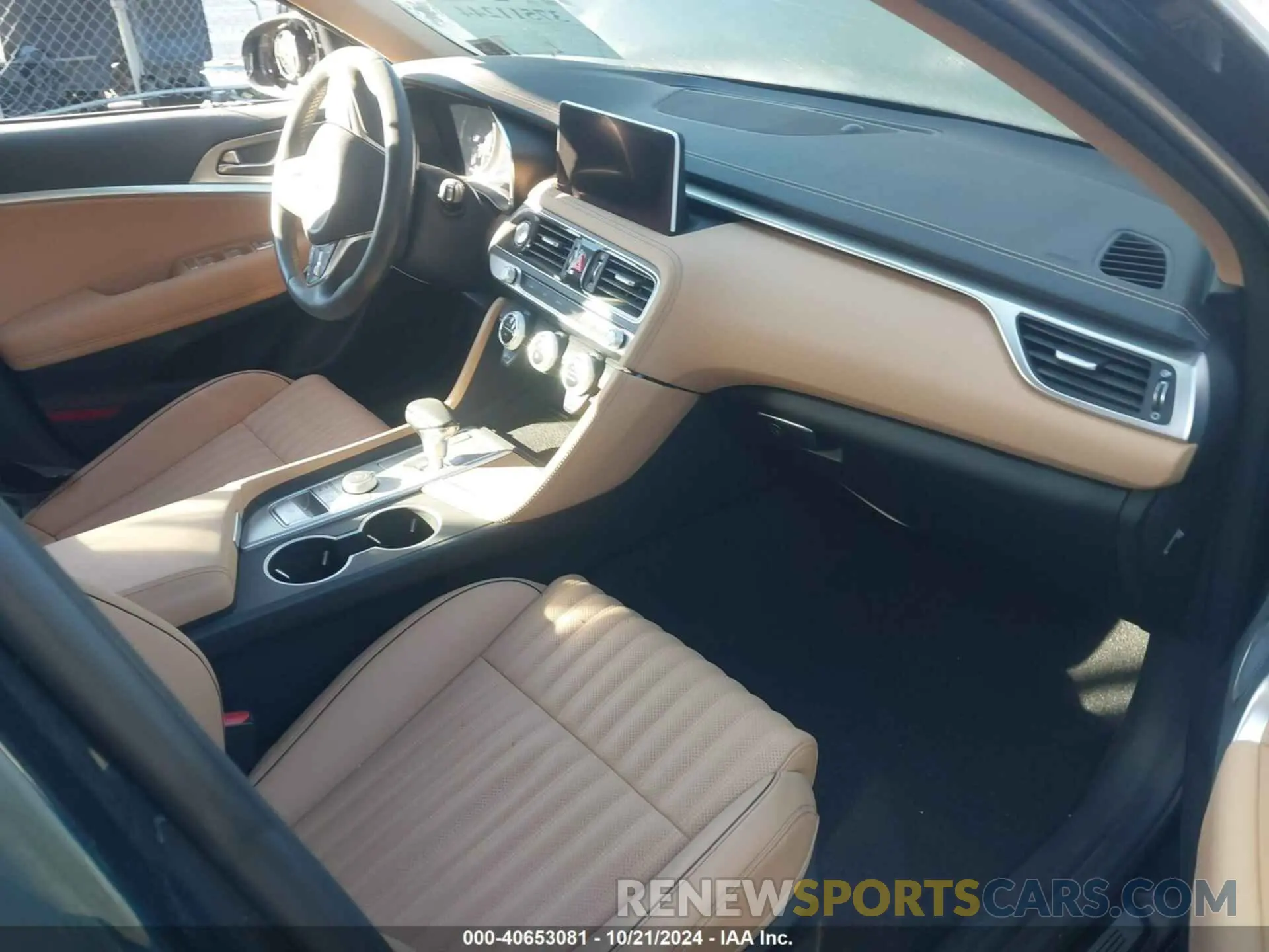 5 Photograph of a damaged car KMTG34TA1NU092657 GENESIS G70 2022