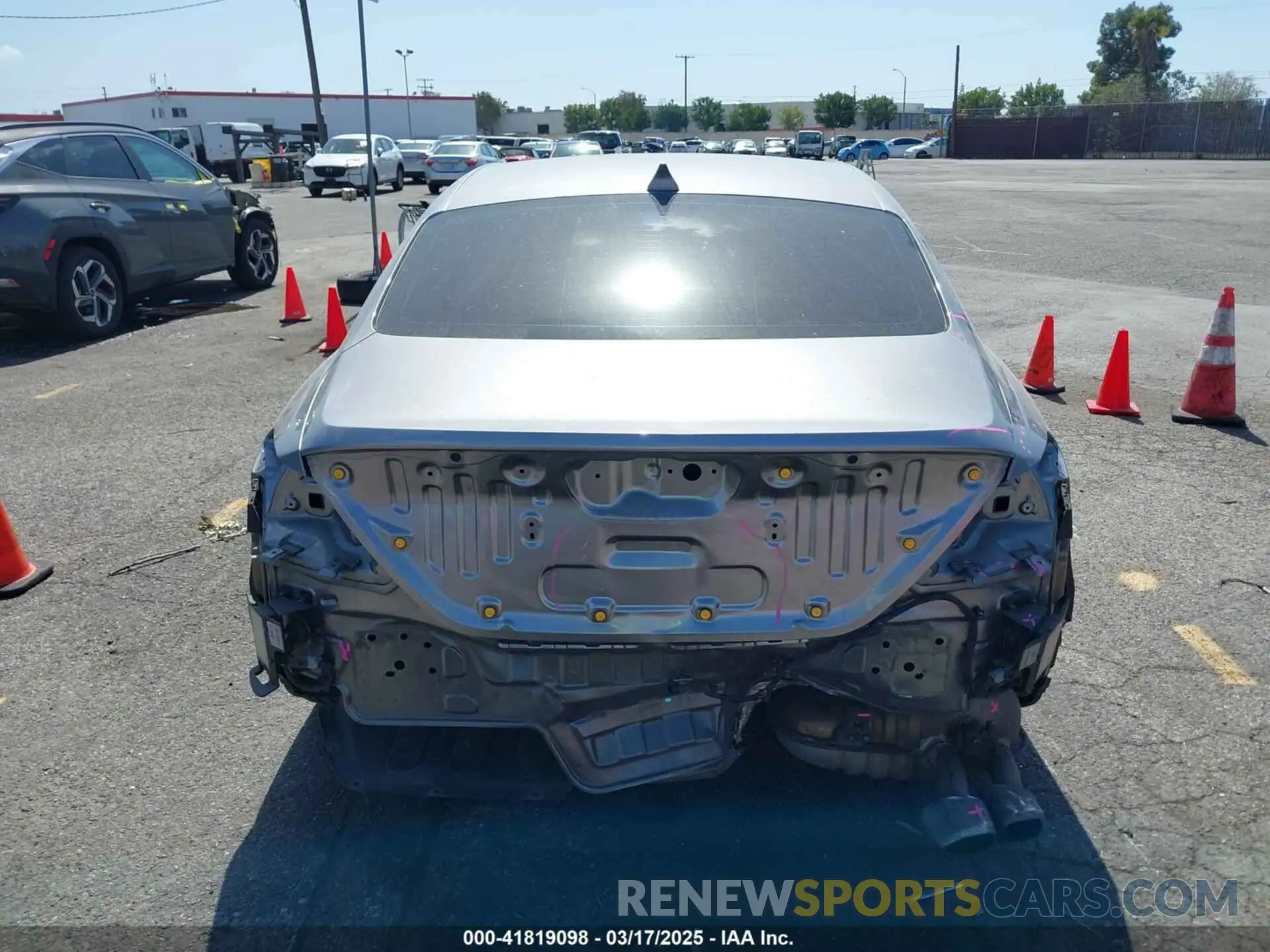 16 Photograph of a damaged car KMTG34TA1NU092710 GENESIS G70 2022
