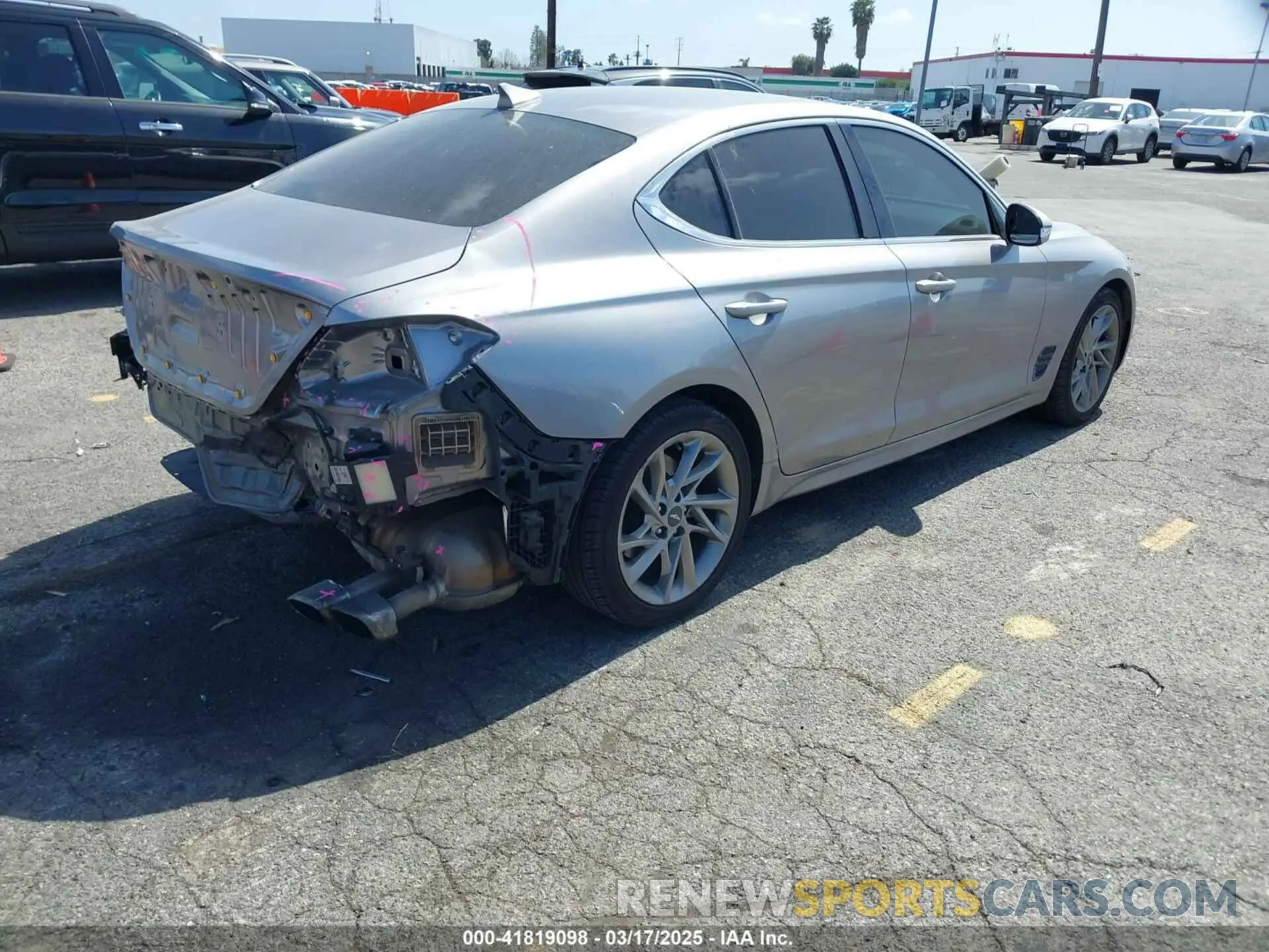 4 Photograph of a damaged car KMTG34TA1NU092710 GENESIS G70 2022