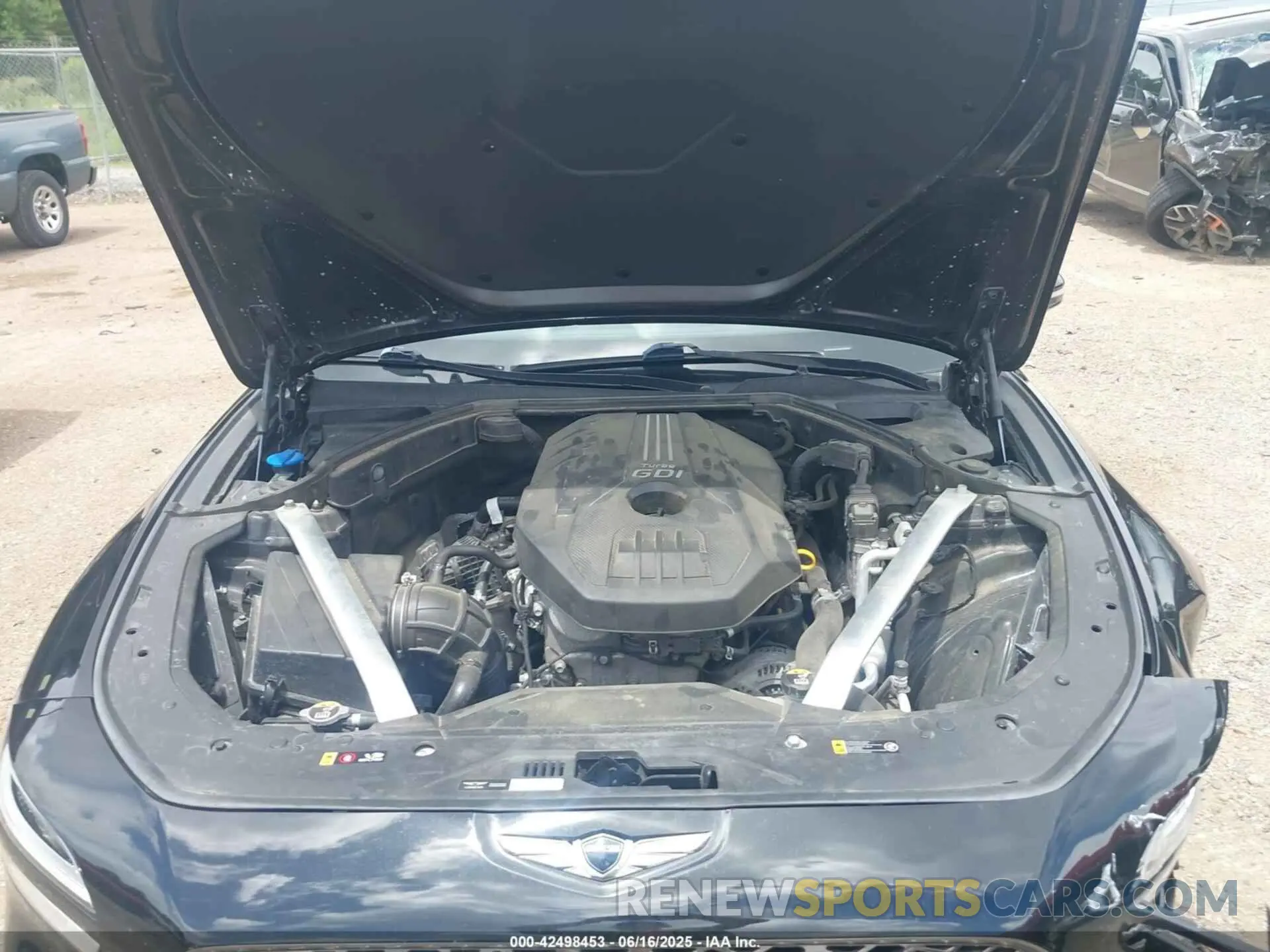 10 Photograph of a damaged car KMTG34TA2NU092862 GENESIS G70 2022