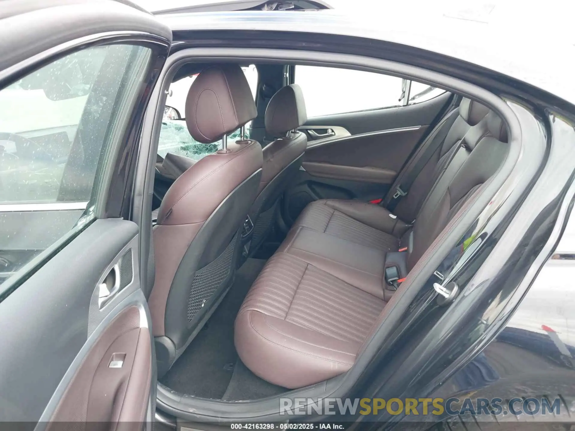 8 Photograph of a damaged car KMTG34TA2NU103715 GENESIS G70 2022