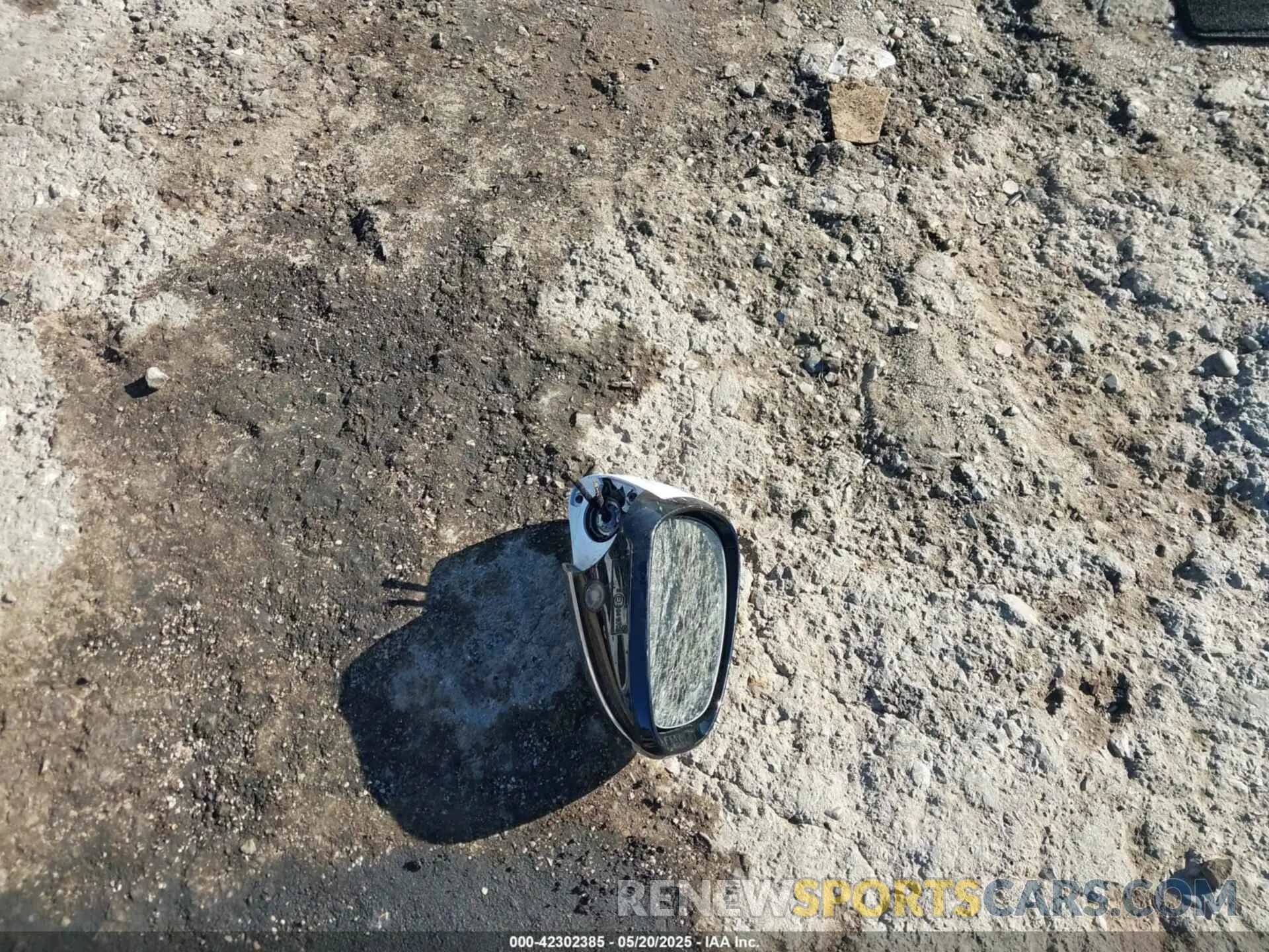 12 Photograph of a damaged car KMTG34TA2NU103990 GENESIS G70 2022