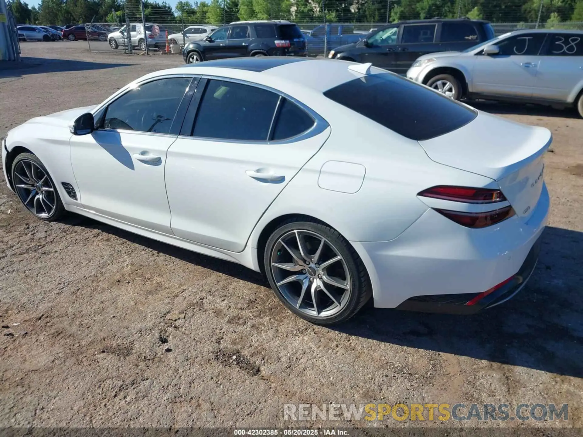 3 Photograph of a damaged car KMTG34TA2NU103990 GENESIS G70 2022