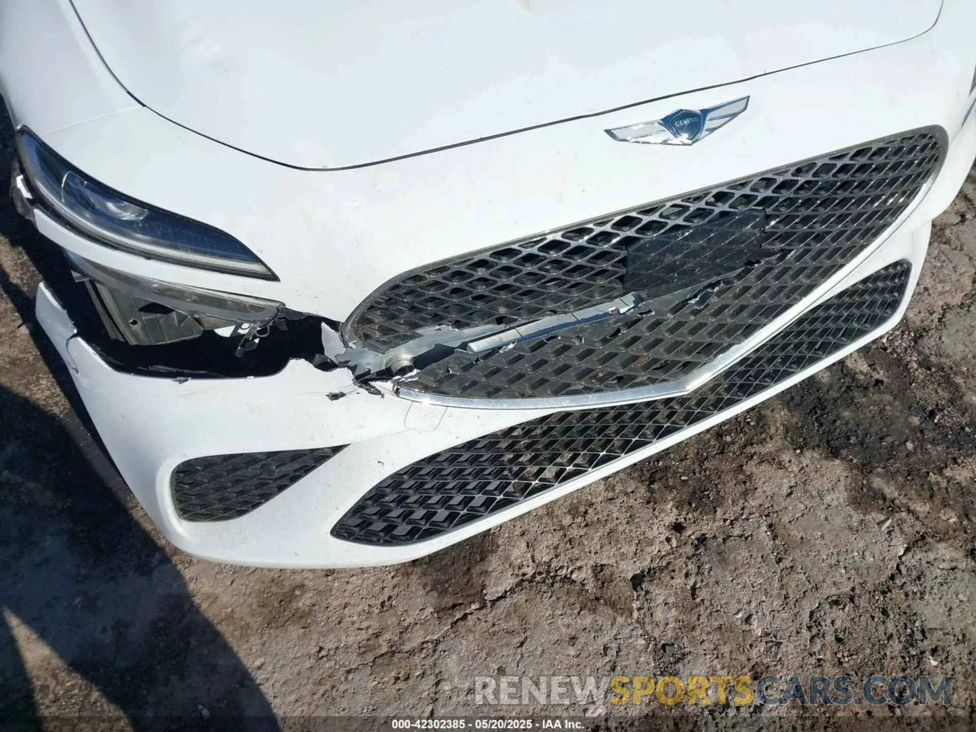 6 Photograph of a damaged car KMTG34TA2NU103990 GENESIS G70 2022