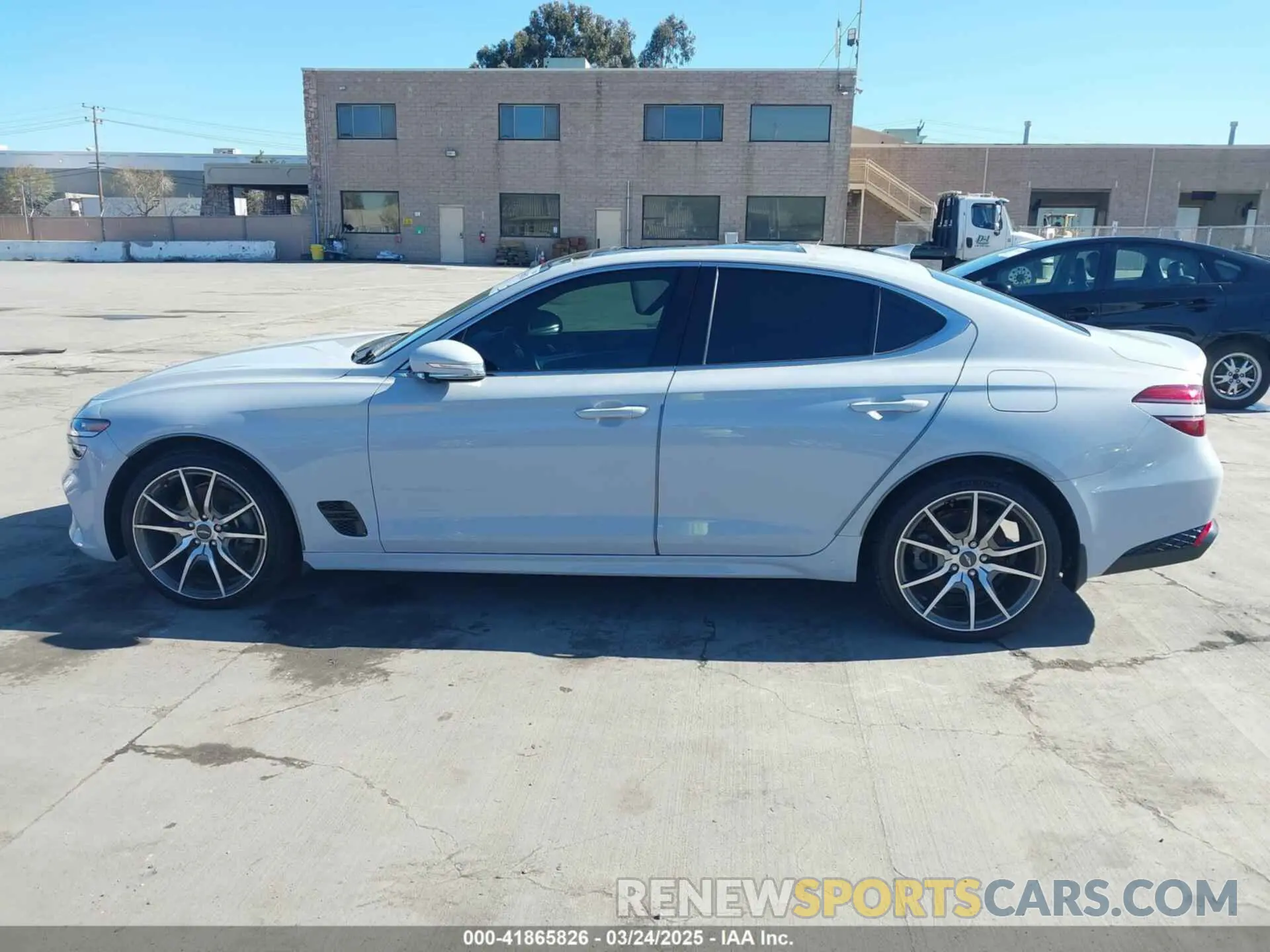 13 Photograph of a damaged car KMTG34TA4NU089493 GENESIS G70 2022