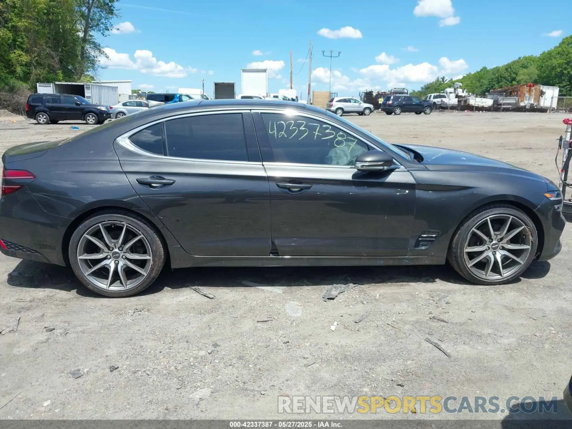 13 Photograph of a damaged car KMTG34TA7NU101863 GENESIS G70 2022
