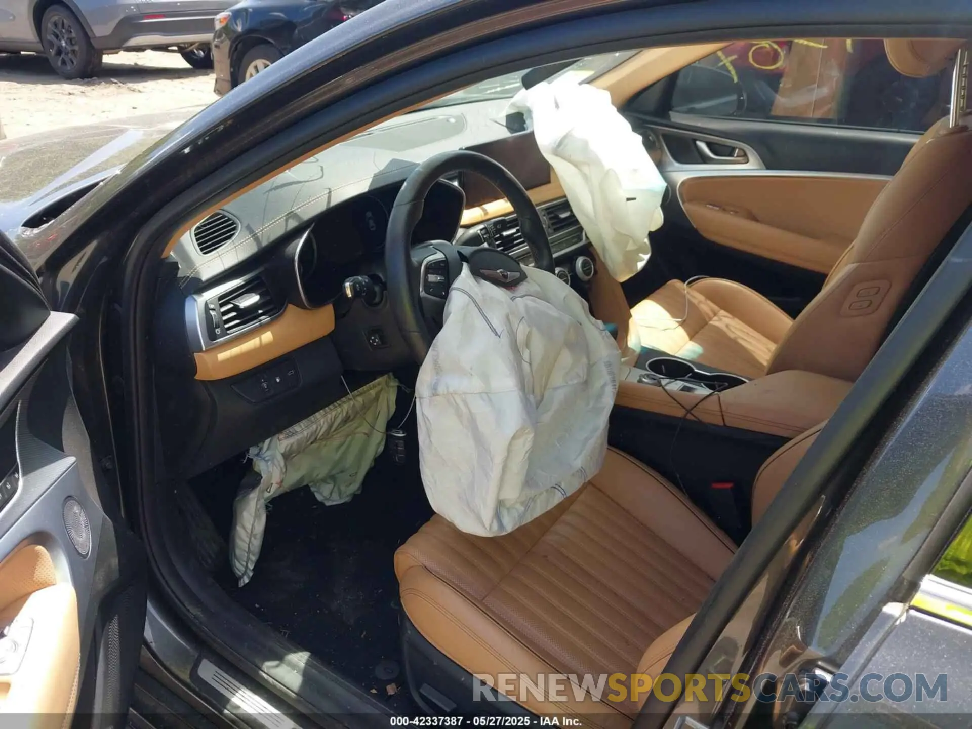 5 Photograph of a damaged car KMTG34TA7NU101863 GENESIS G70 2022