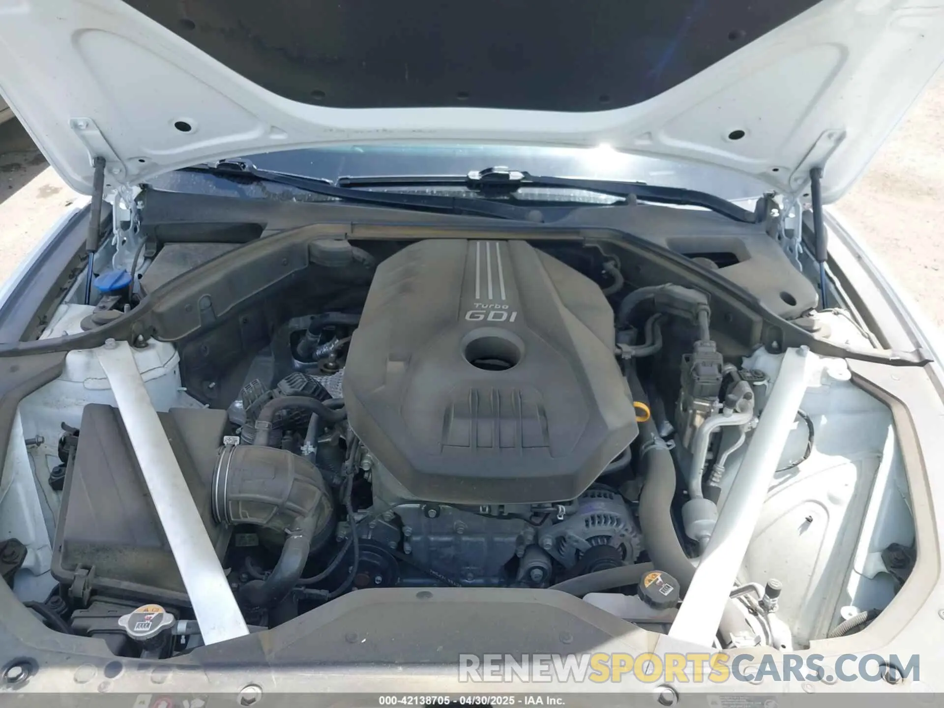 10 Photograph of a damaged car KMTG34TA9NU095130 GENESIS G70 2022