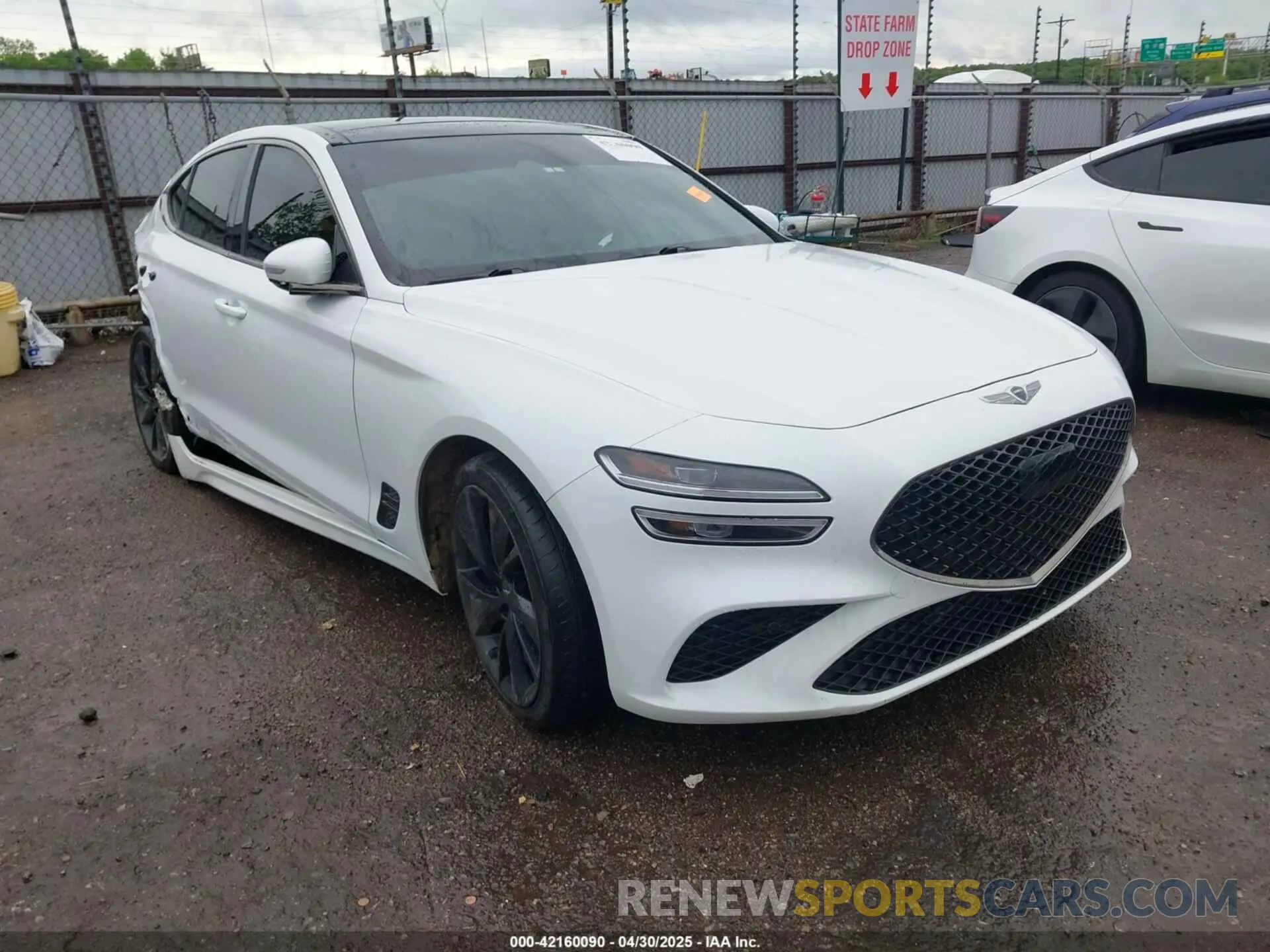 1 Photograph of a damaged car KMTG54TE1NU095944 GENESIS G70 2022
