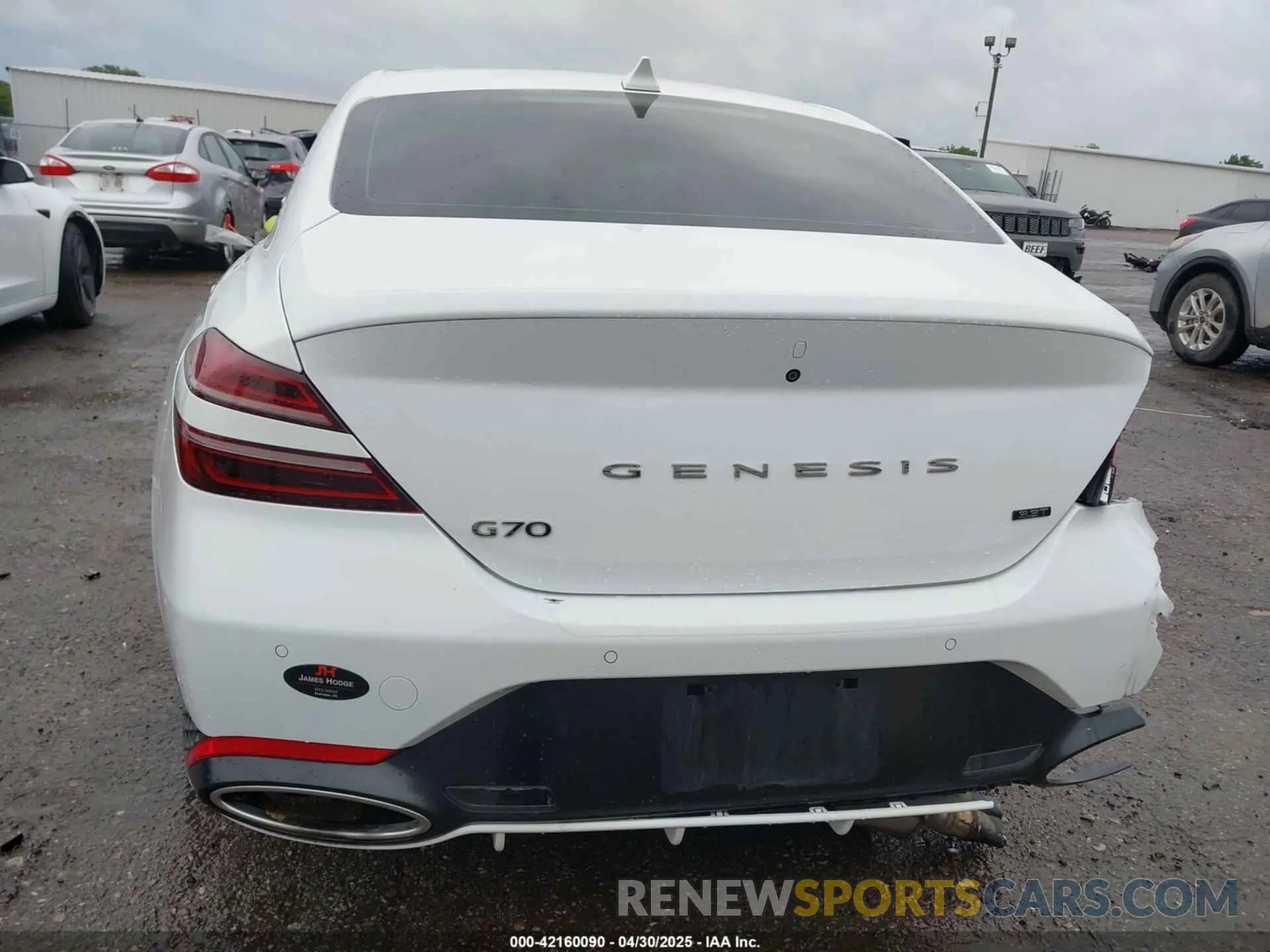 16 Photograph of a damaged car KMTG54TE1NU095944 GENESIS G70 2022