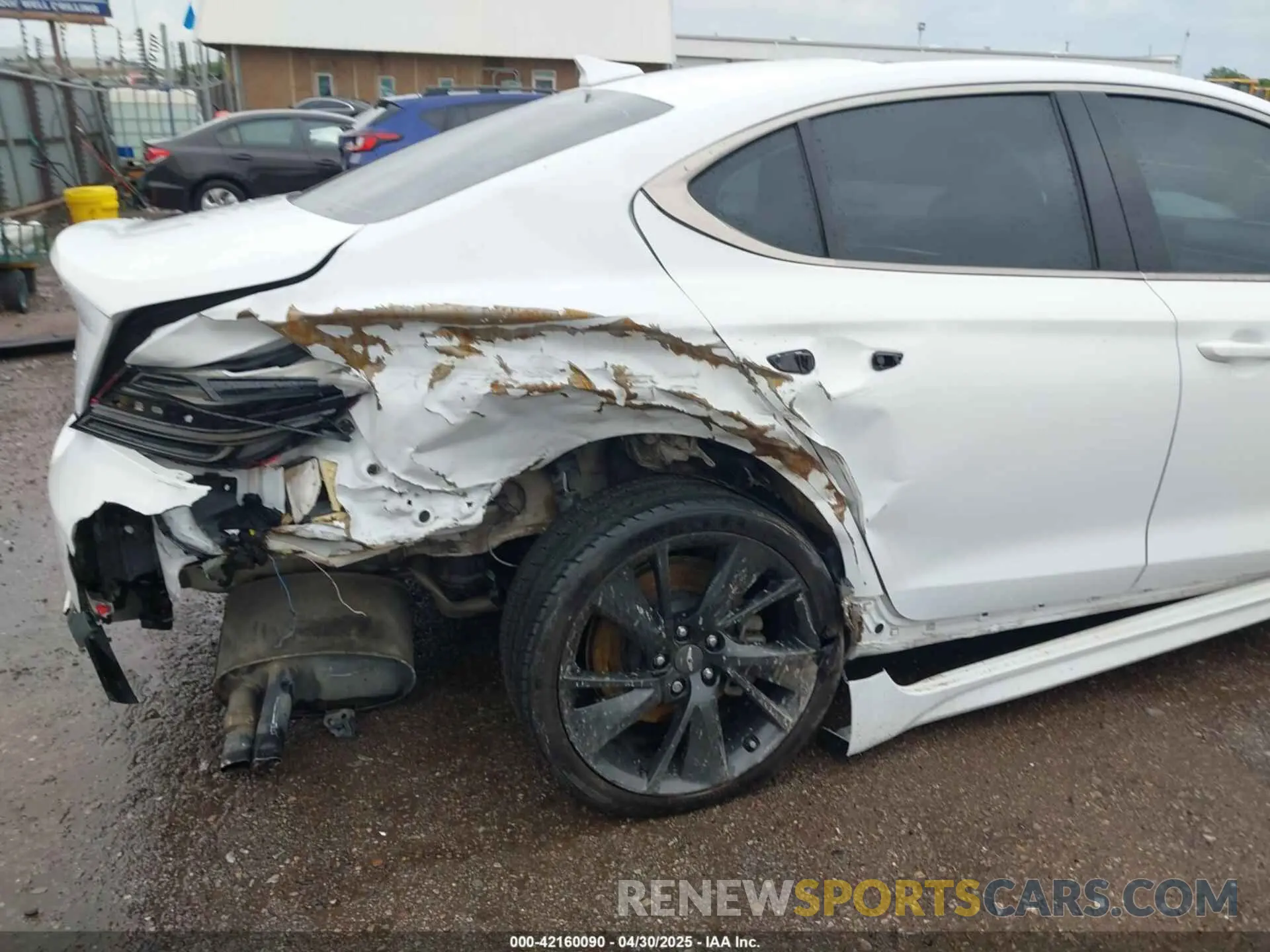 6 Photograph of a damaged car KMTG54TE1NU095944 GENESIS G70 2022