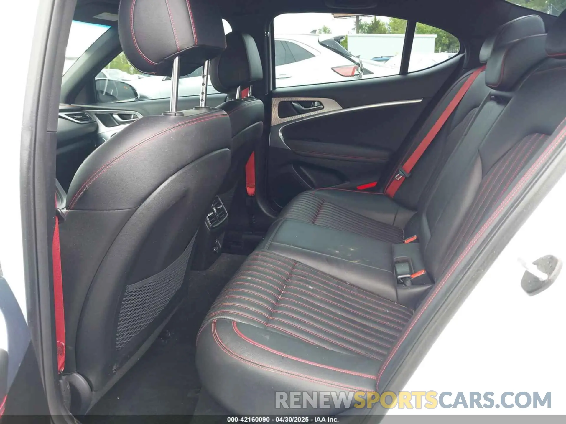 8 Photograph of a damaged car KMTG54TE1NU095944 GENESIS G70 2022