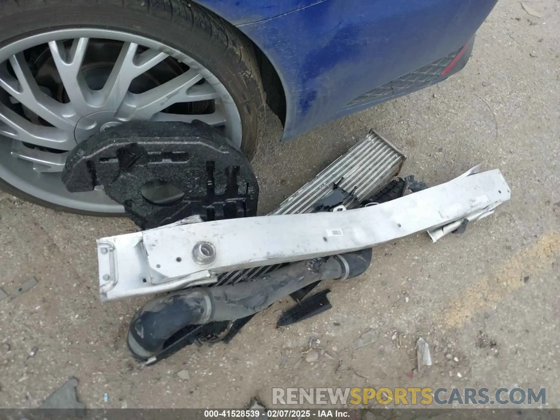 12 Photograph of a damaged car KMTG54TE4NU094769 GENESIS G70 2022