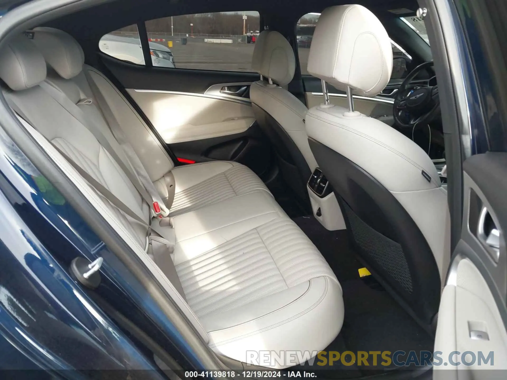 8 Photograph of a damaged car KMTG54TE7NU081644 GENESIS G70 2022