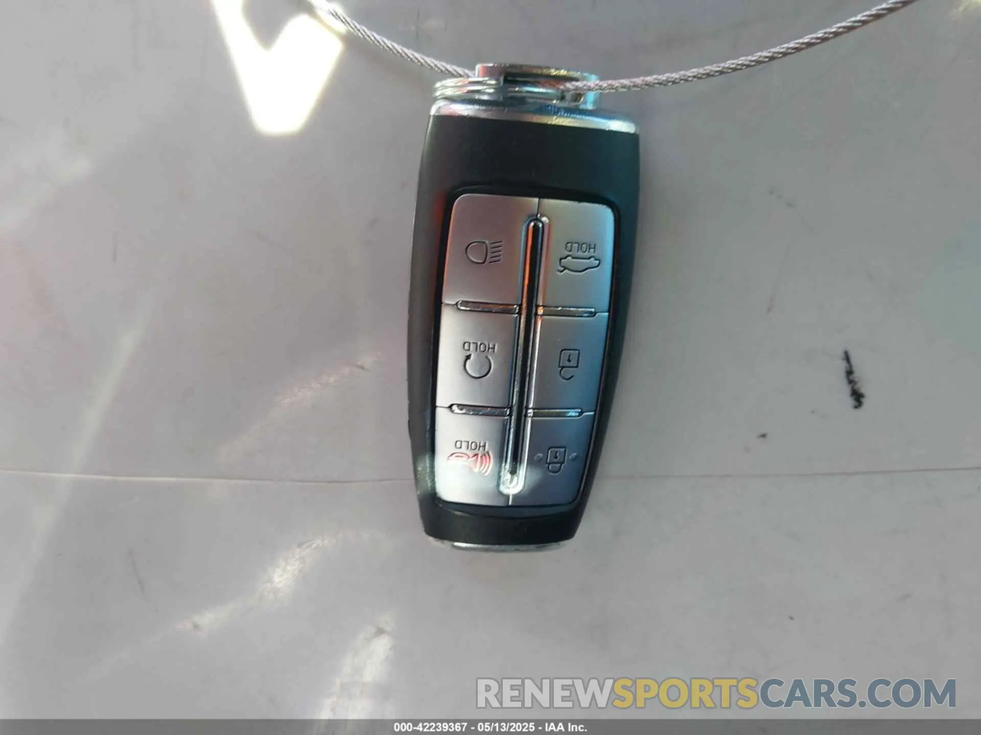 11 Photograph of a damaged car KMTG54TE7NU084771 GENESIS G70 2022