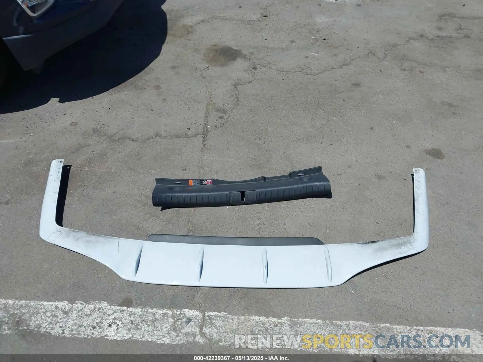 12 Photograph of a damaged car KMTG54TE7NU084771 GENESIS G70 2022