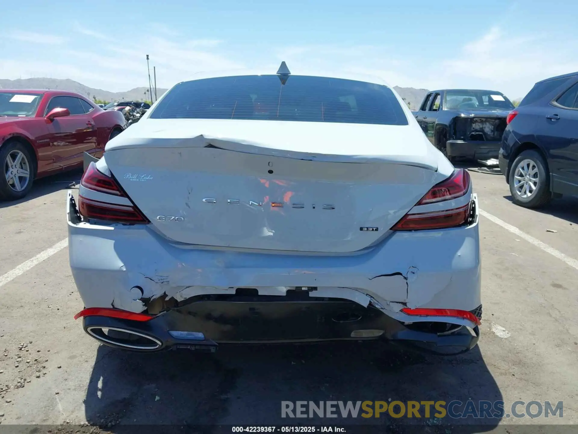 17 Photograph of a damaged car KMTG54TE7NU084771 GENESIS G70 2022