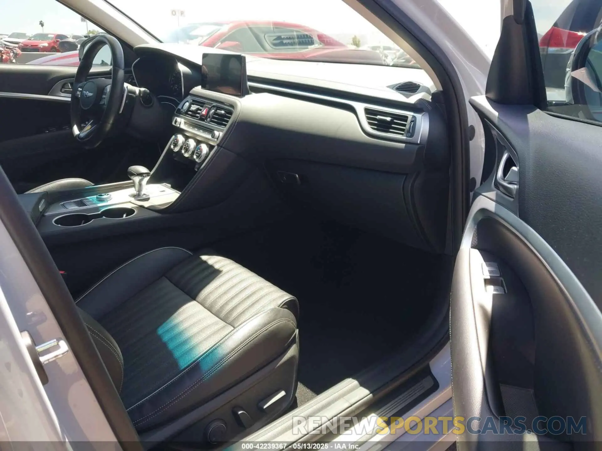 5 Photograph of a damaged car KMTG54TE7NU084771 GENESIS G70 2022