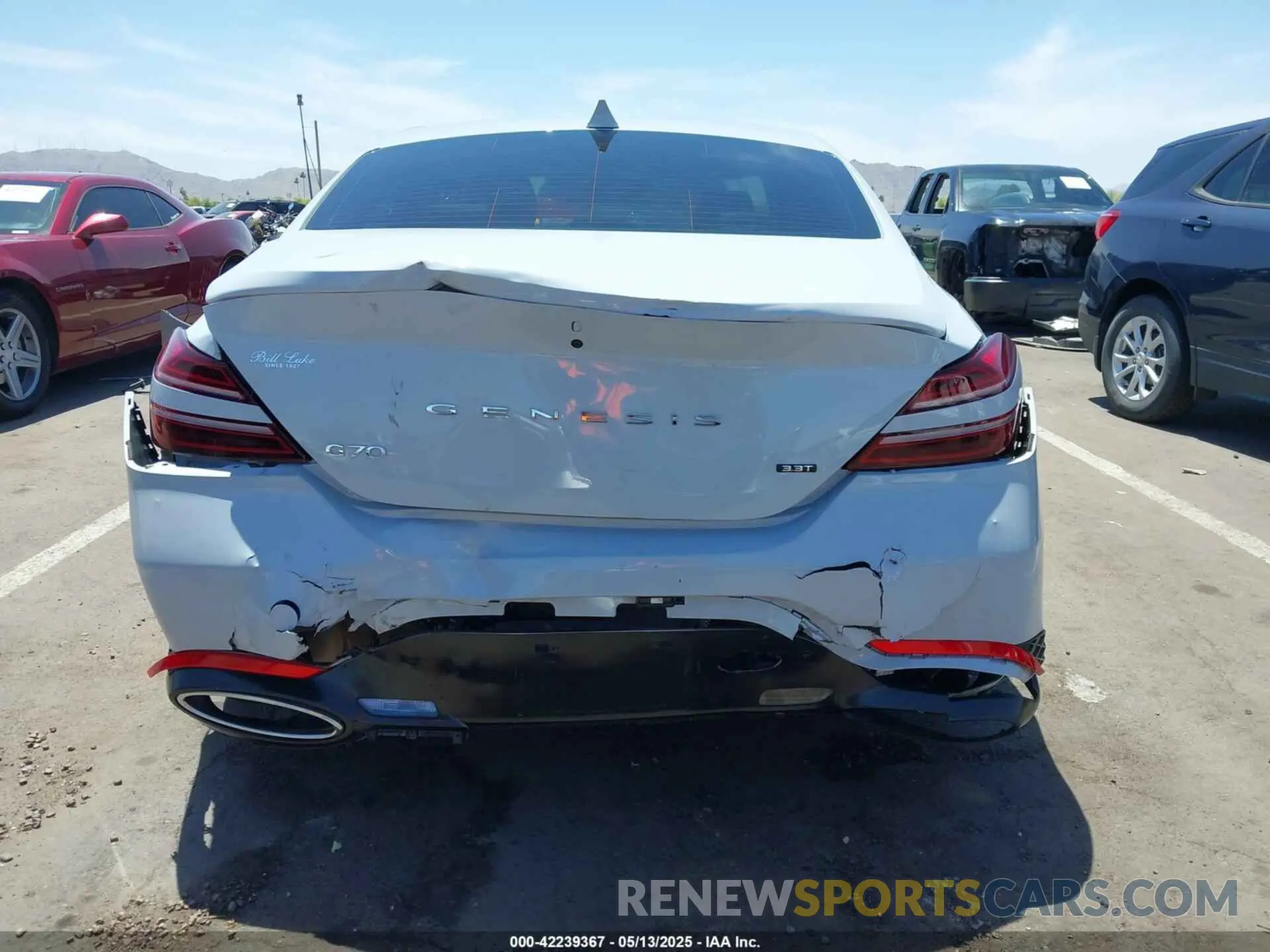 6 Photograph of a damaged car KMTG54TE7NU084771 GENESIS G70 2022