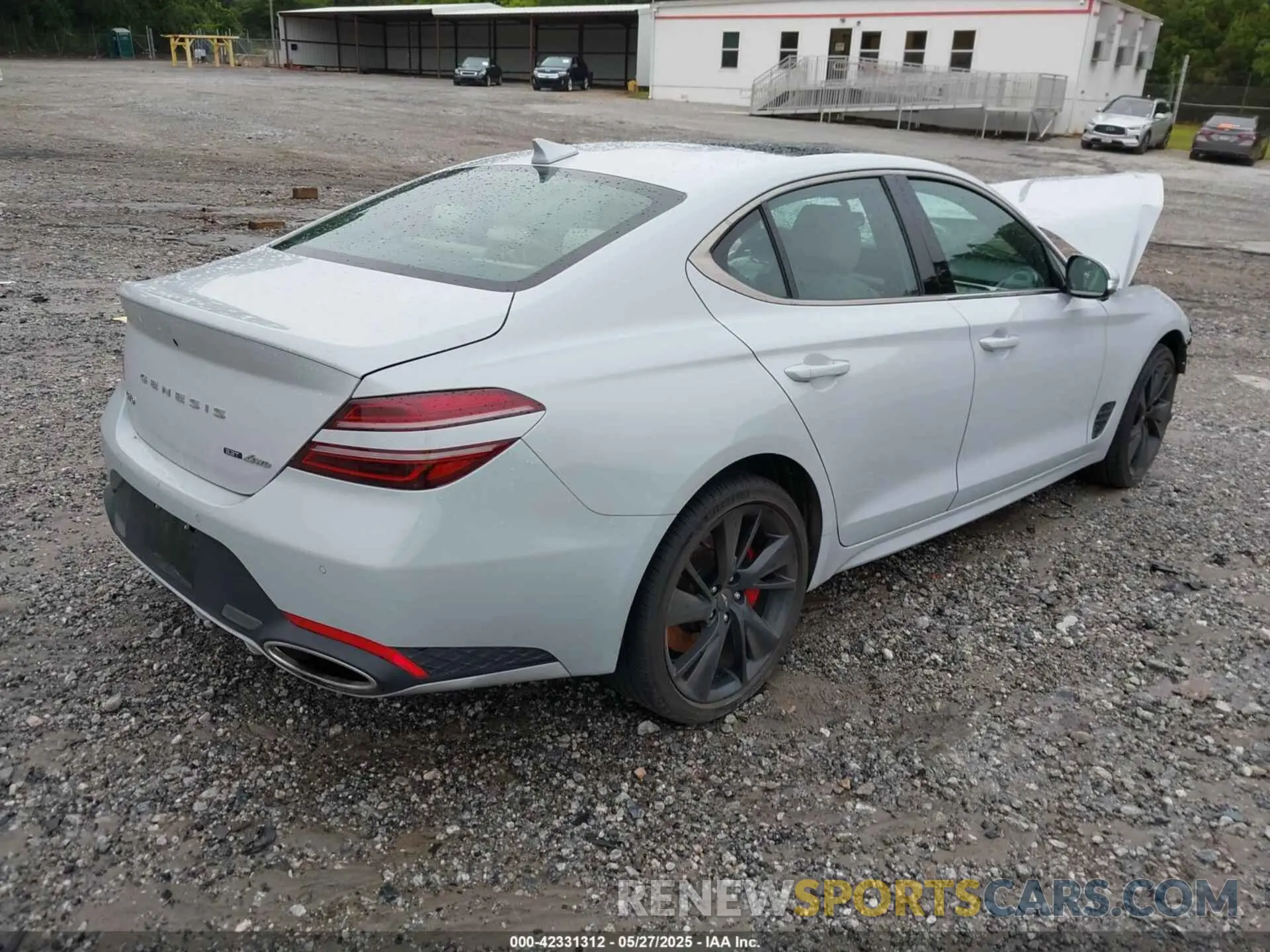 4 Photograph of a damaged car KMTG54TE8NU083094 GENESIS G70 2022