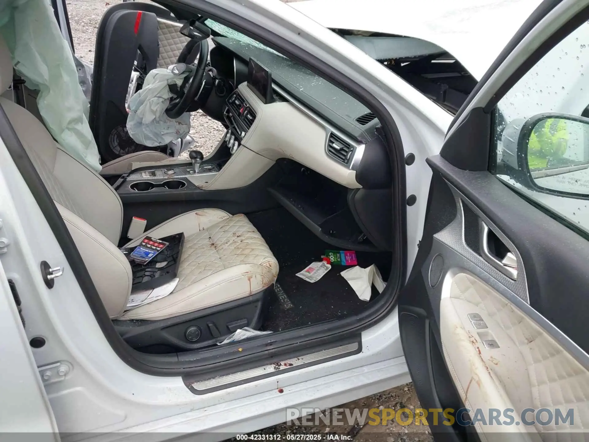 5 Photograph of a damaged car KMTG54TE8NU083094 GENESIS G70 2022