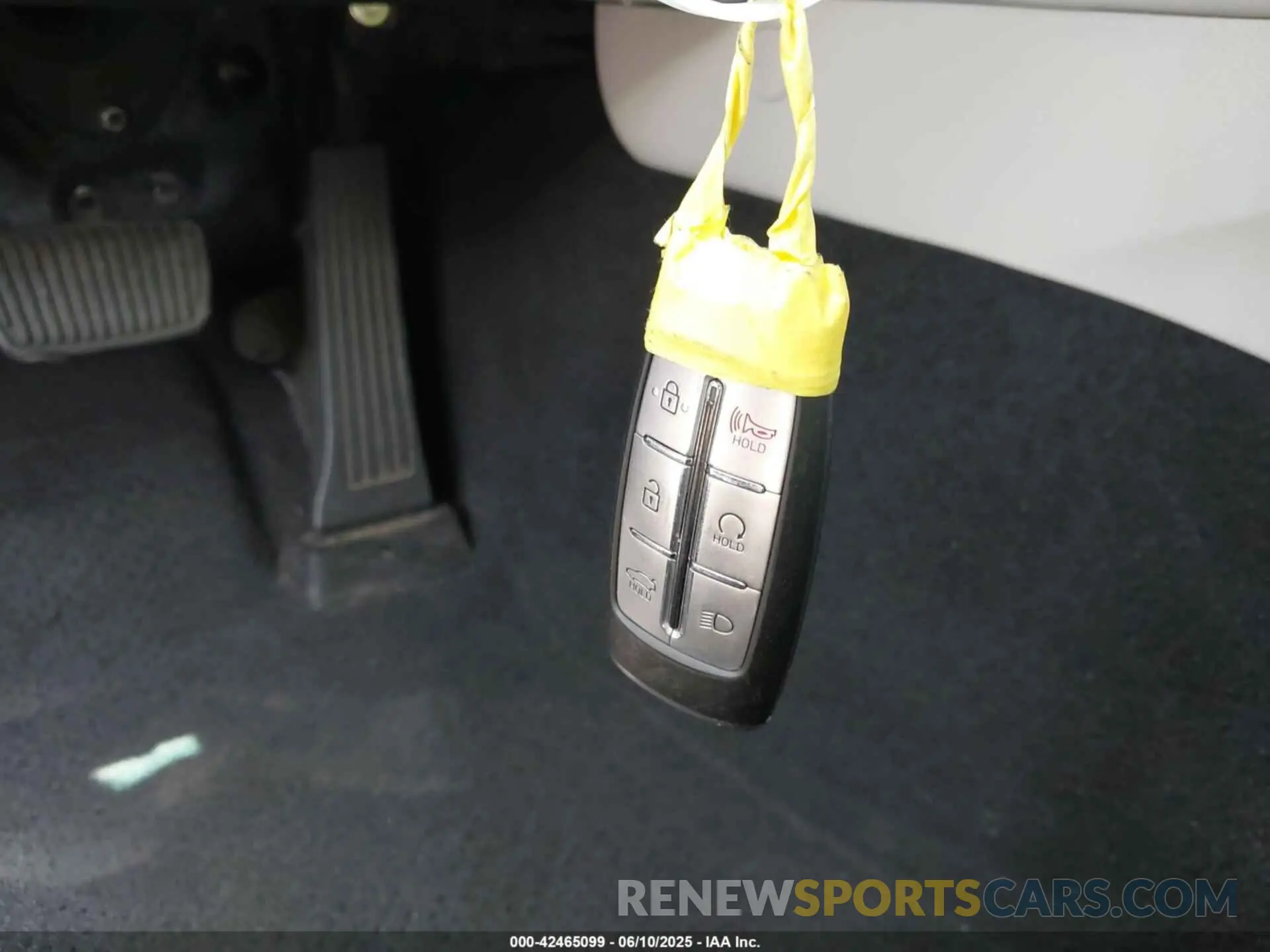 11 Photograph of a damaged car KMTG34TA3PU120669 GENESIS G70 2023
