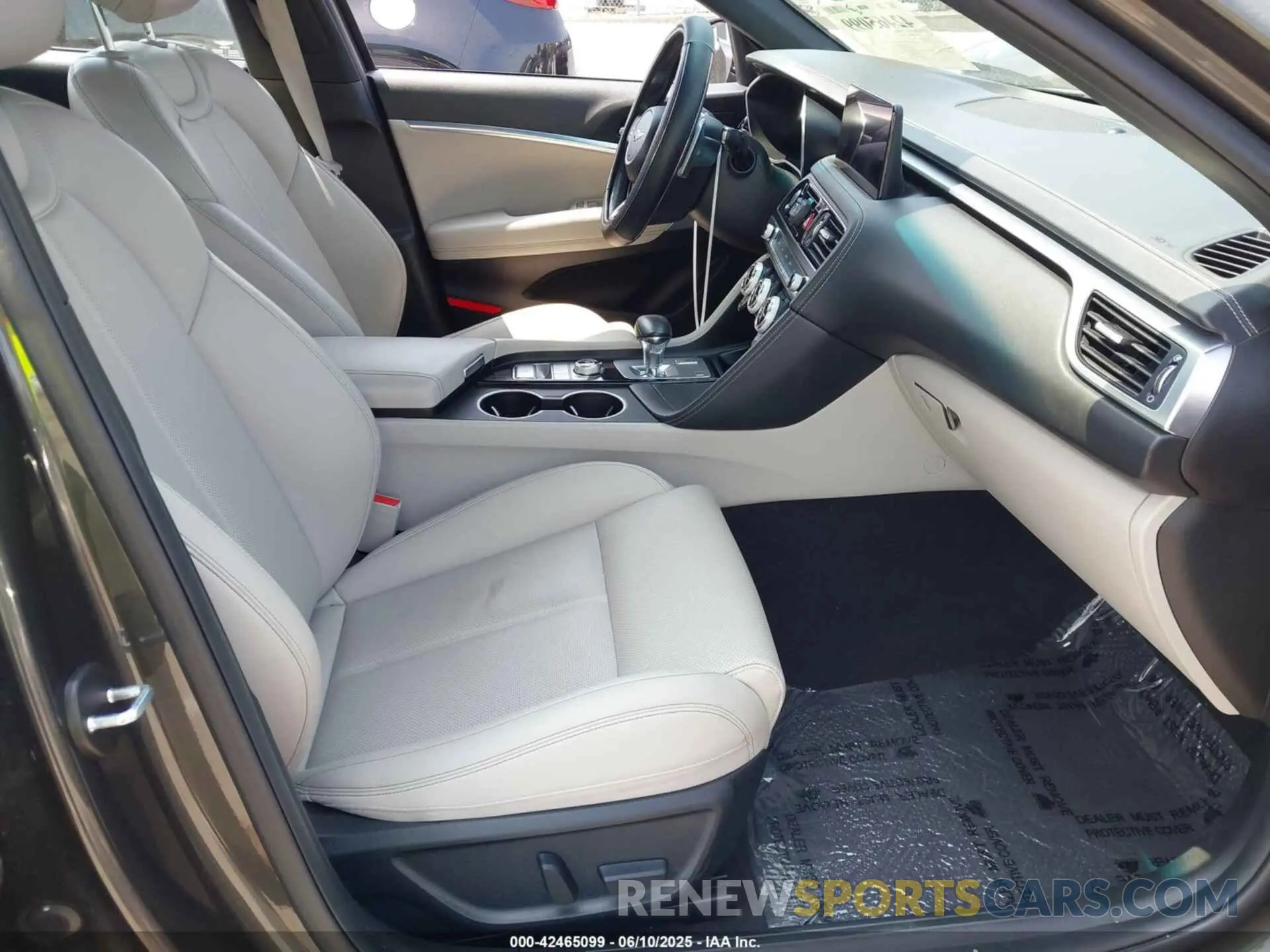 5 Photograph of a damaged car KMTG34TA3PU120669 GENESIS G70 2023