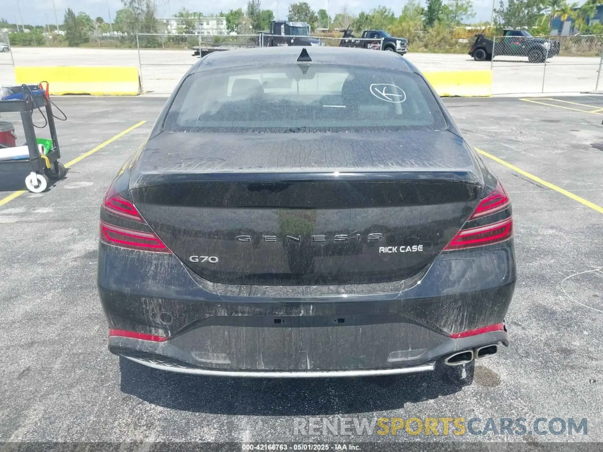 17 Photograph of a damaged car KMTG34TA3PU129713 GENESIS G70 2023